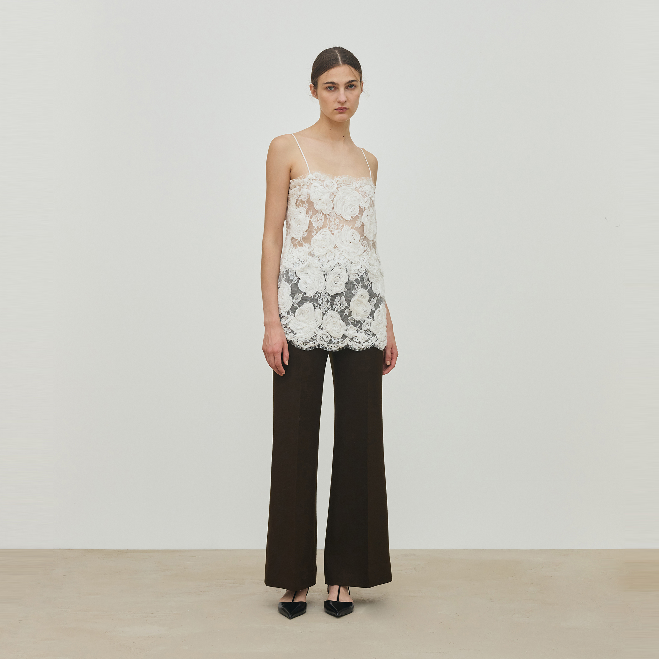 新品未使用品 デプレ トゥモローランド 現行品 フレアプルオーバー フリー ナチュラルストレッチウール セミフレアパンツ｜トゥモローランド 公式通販