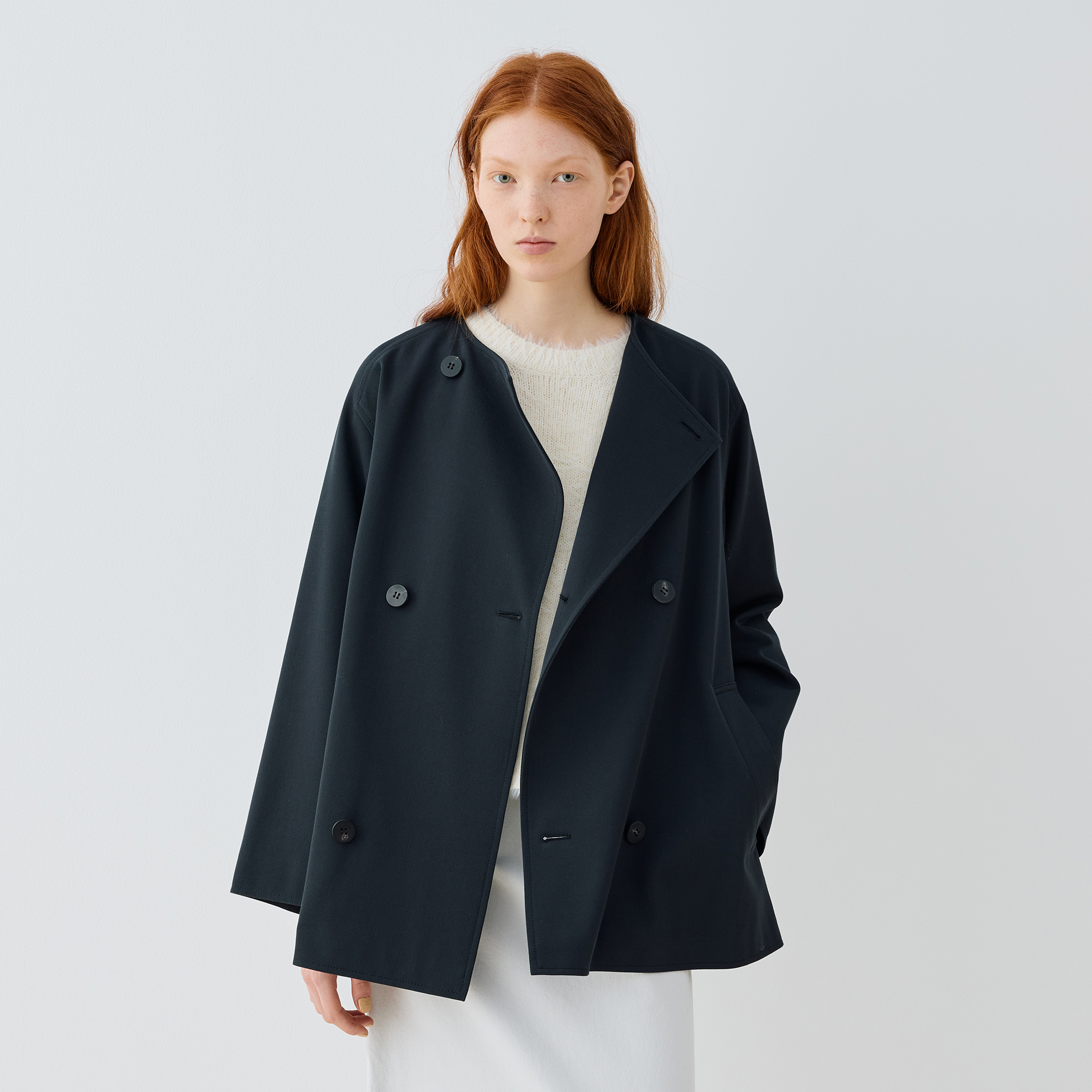 ギャルリーヴィー　コットンウールギャバジン カラーレスショートコート TOMORROWLAND｜コットンウールギャバジン カラーレスショートコート