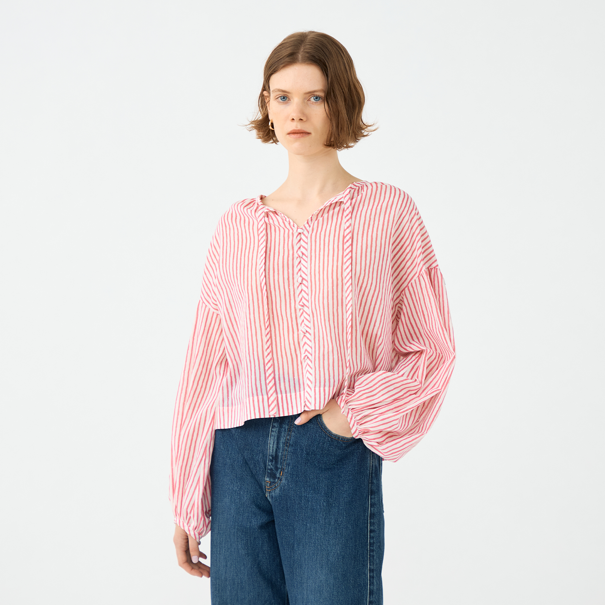 コットンボイルプリント ギャザーブラウス｜トゥモローランド 公式通販