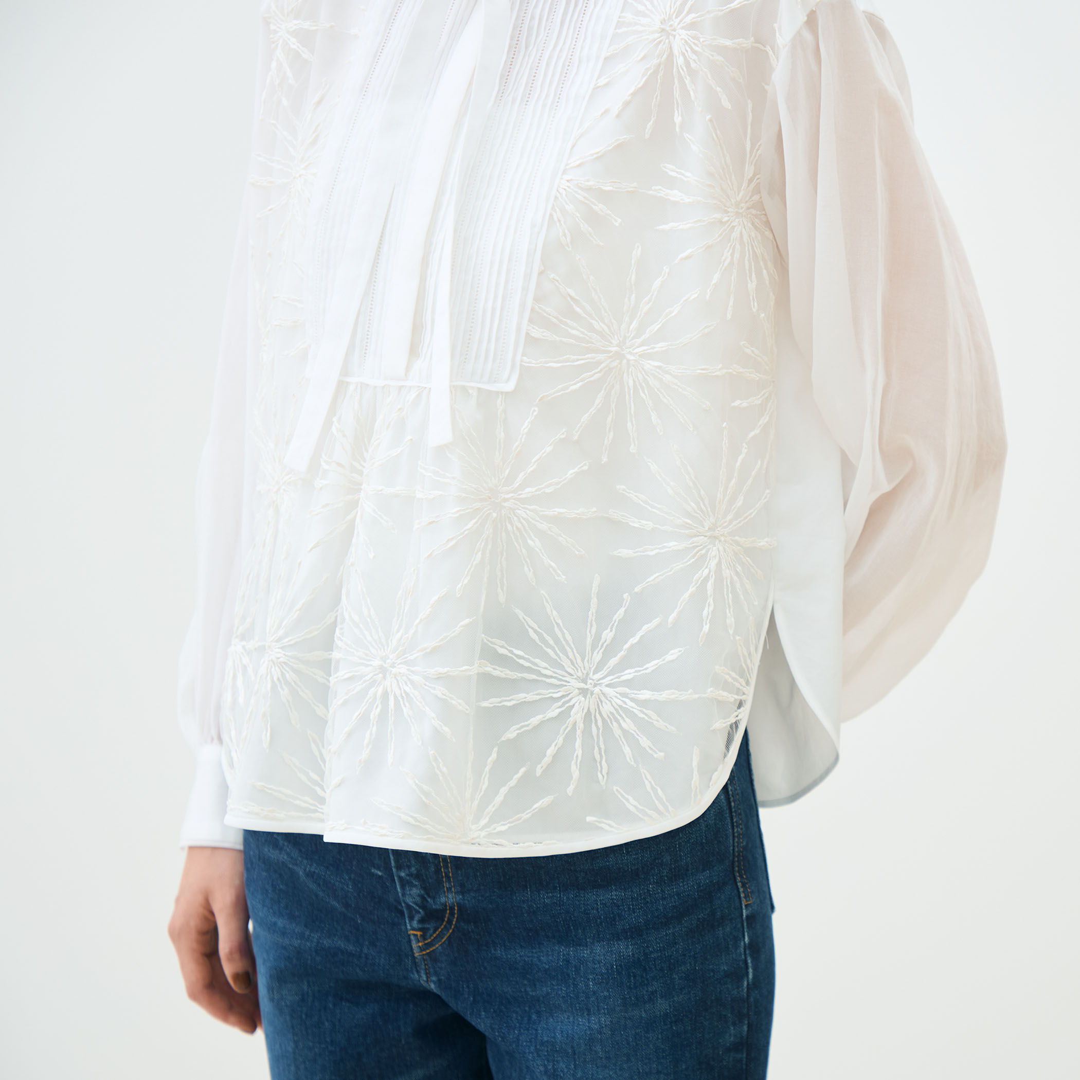 ■専用■【新品】トゥモローランド 2,3万円 ピンタックブラウス ホワイト セール】ストレッチブロード ピンタックブラウス（シャツ