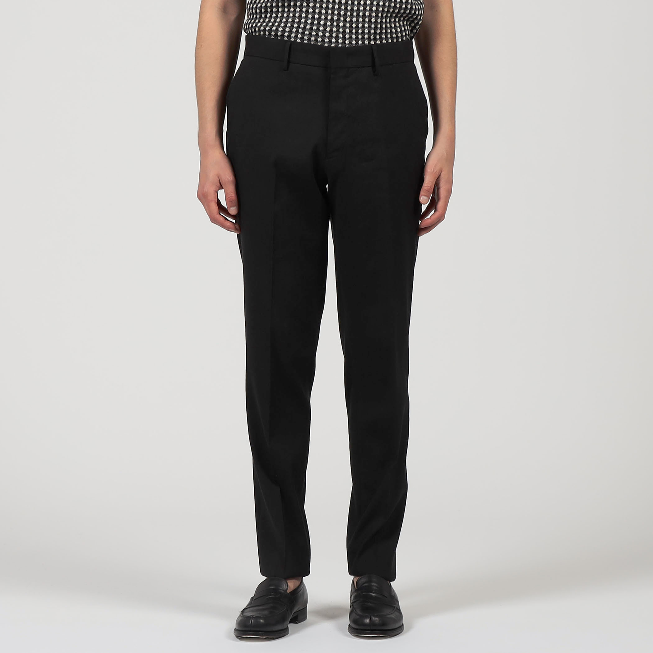 ストレッチリネン ノープリーツスリムスラックス｜トゥモローランド