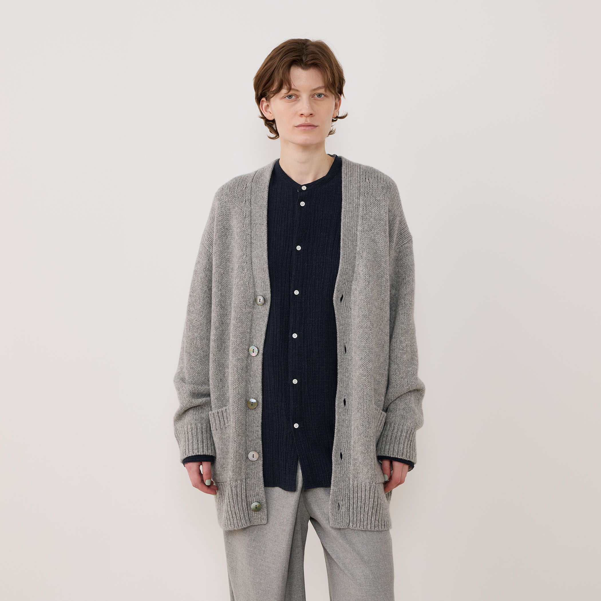 ファインウール Vネックカーディガン｜トゥモローランド 公式通販