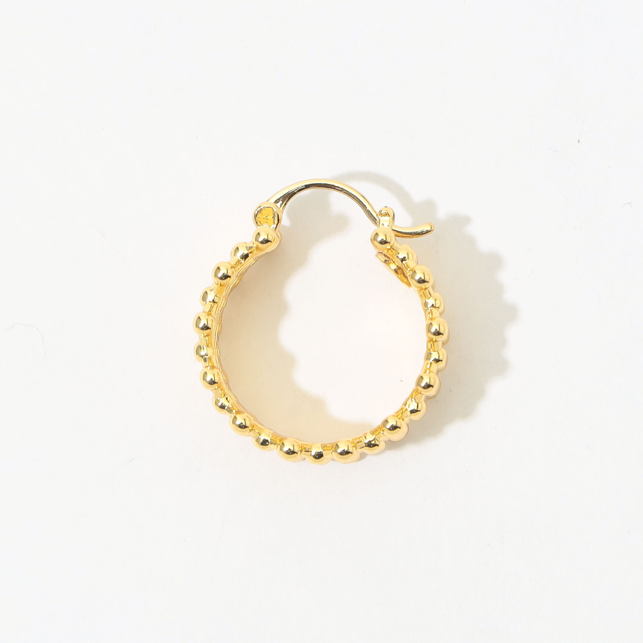 Kenneth Jay Lane Cris Cross Hoops ピアス｜トゥモローランド 公式サイト