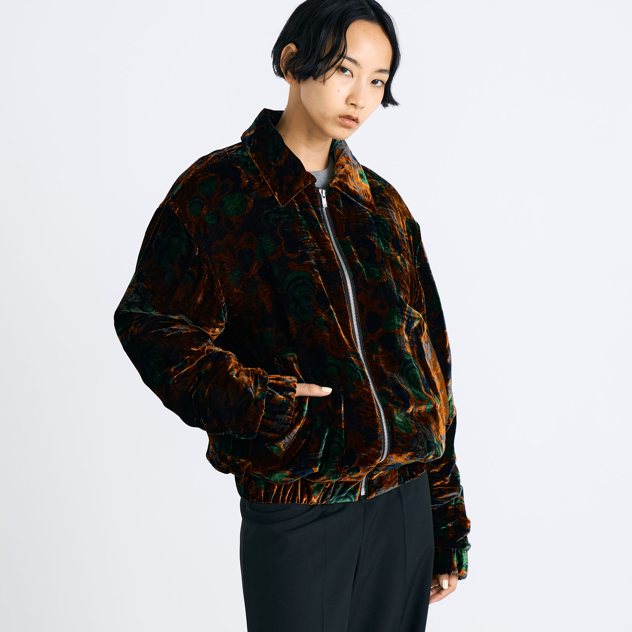 ベルベットプリント ジップブルゾン｜トゥモローランド 公式通販