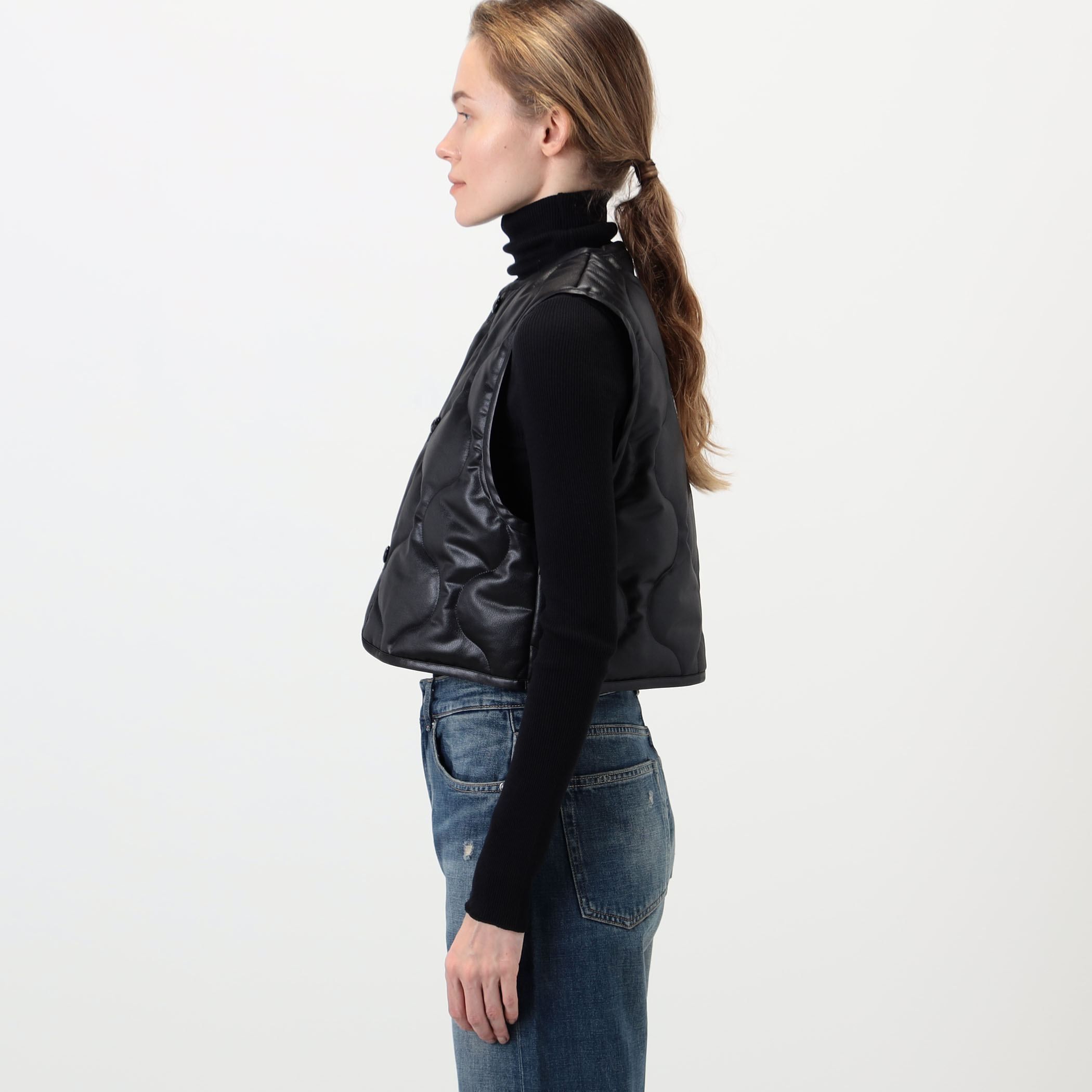 HYKE FAUX LEATHER QUILTED CROPPED VEST フェイクレザー キルトベスト