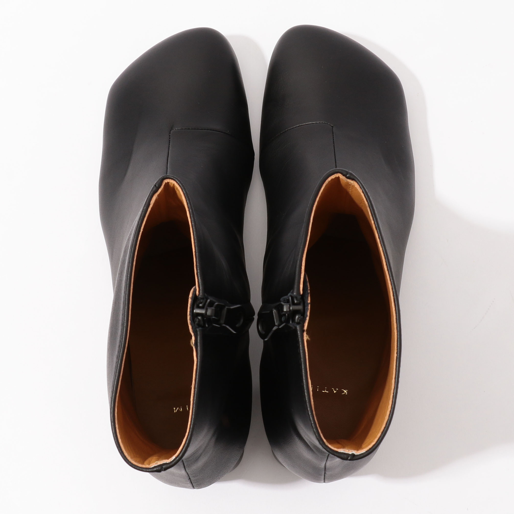 新品未使用 KATIM カチムTOYNBEE 5 ショットブーツ 37 - メルカリ