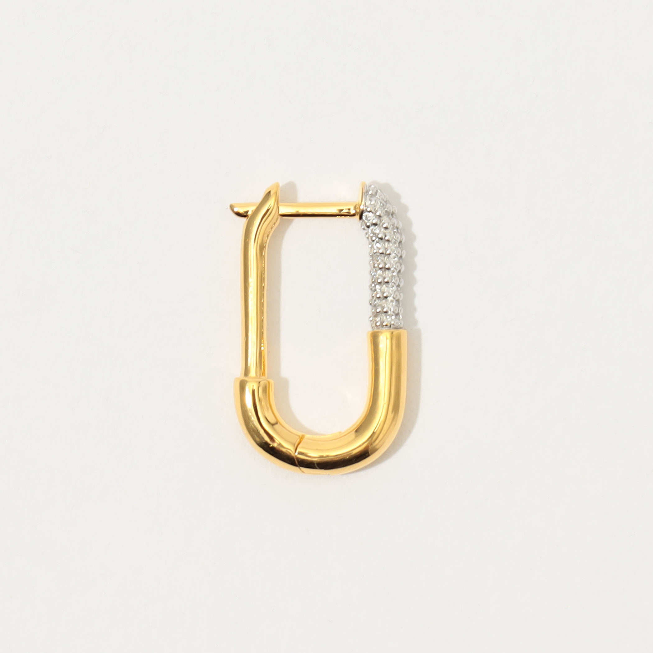 Otiumberg. Pave Staple hoop 片耳ピアス｜トゥモローランド