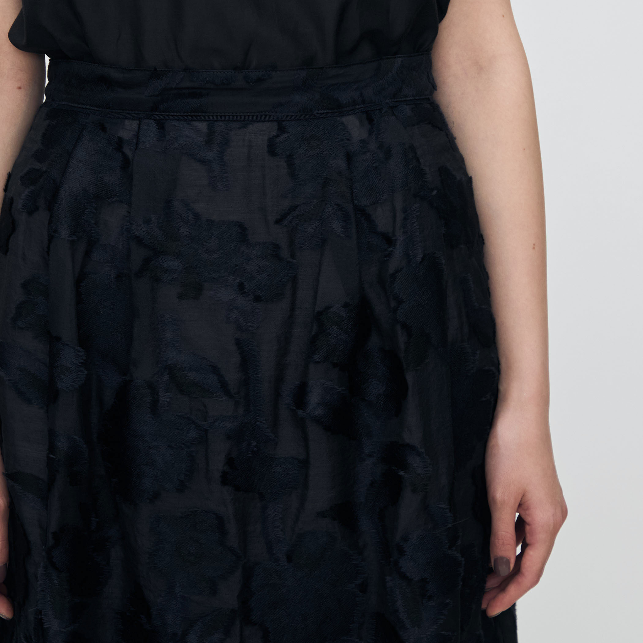 シアーカットフラワー タックフレアスカート｜トゥモローランド 公式通販