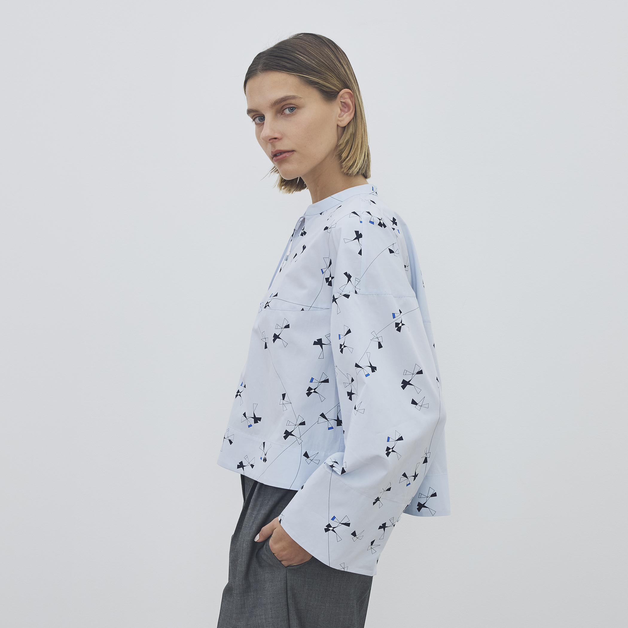 美品⭐︎トゥモローランド トライアングル カットワークレース 