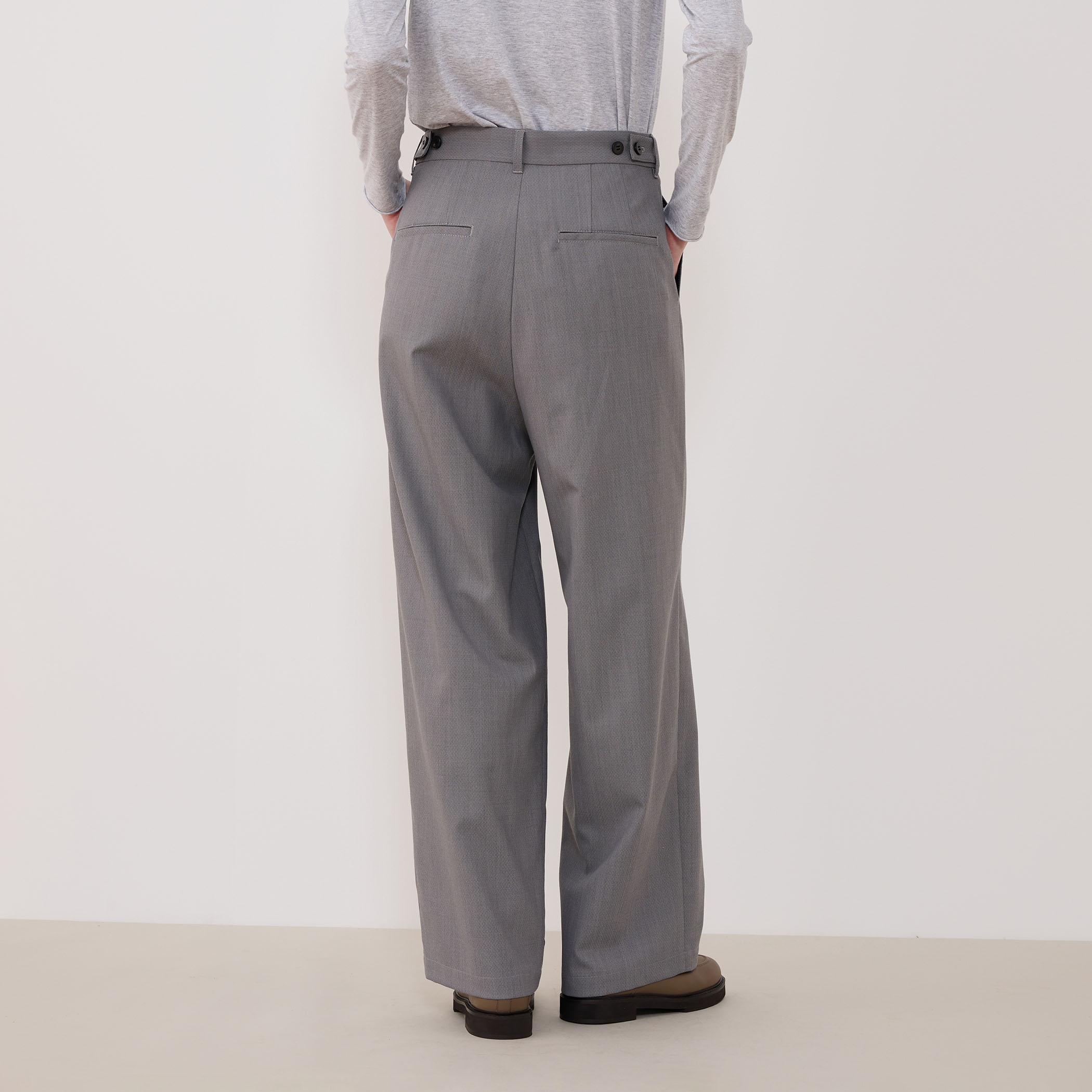 トゥモローランド　グレー スラックス サイズ42 ウール100% セール】 ウールシルクポリウレタン ノープリーツスリム