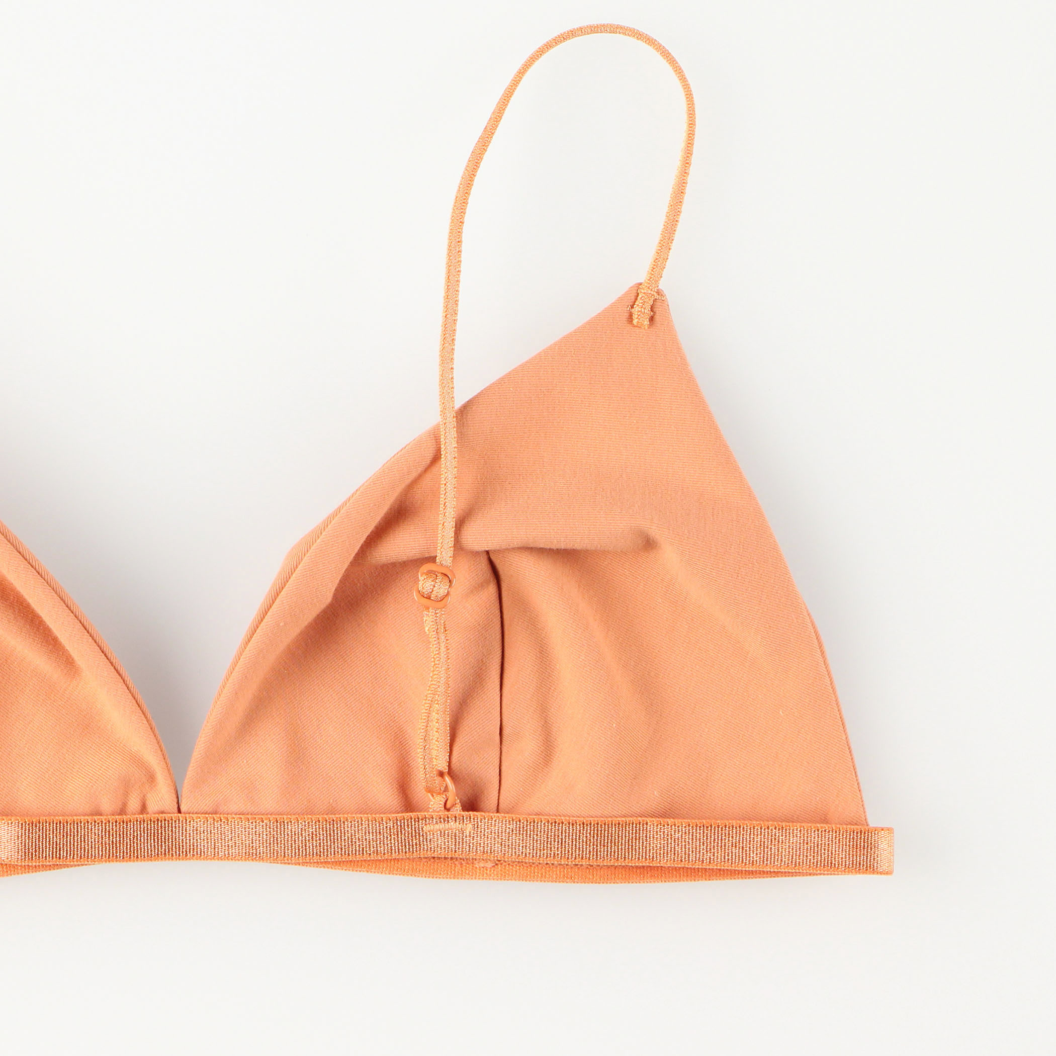 Overneathブラトップ  Black OVERNEATH Bra004 スムース ブラトップ｜トゥモローランド 公式サイト