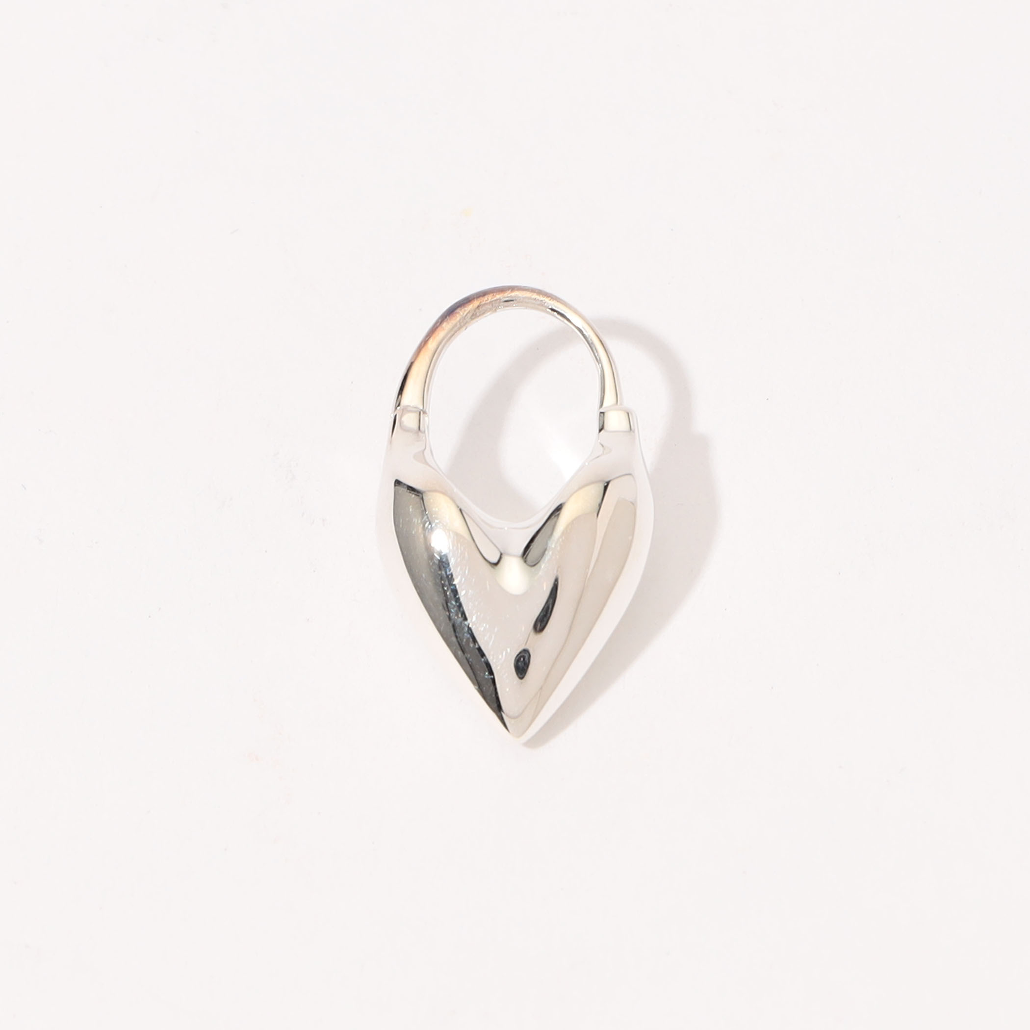 Otiumberg シルバー フープピアス Otiumberg. Roscida Heart Hoops シルバー ピアス