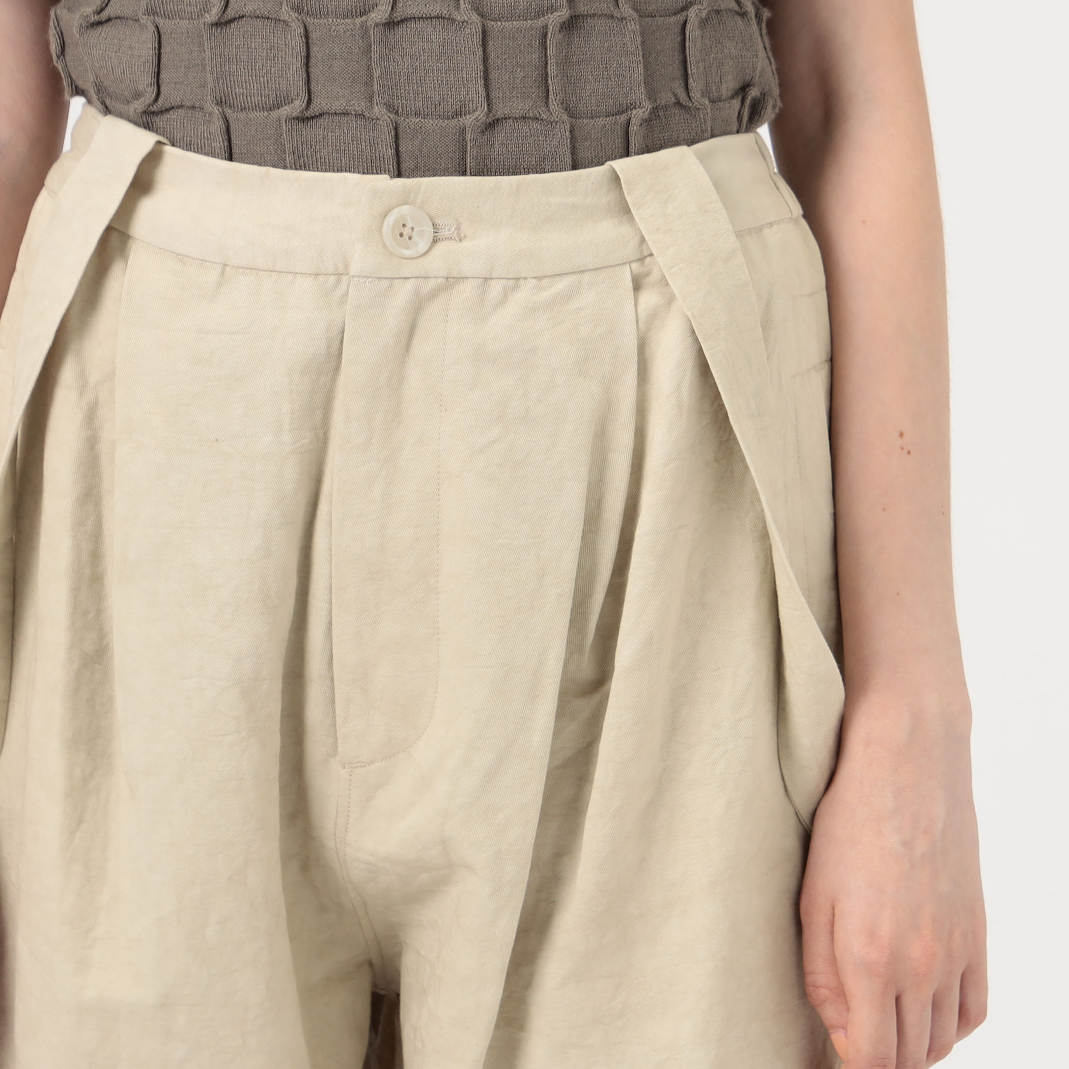 LAUREN MANOOGIAN / リネンパンツ Lauren Manoogian Linen ''Site'' Trousers in Natural | Santa