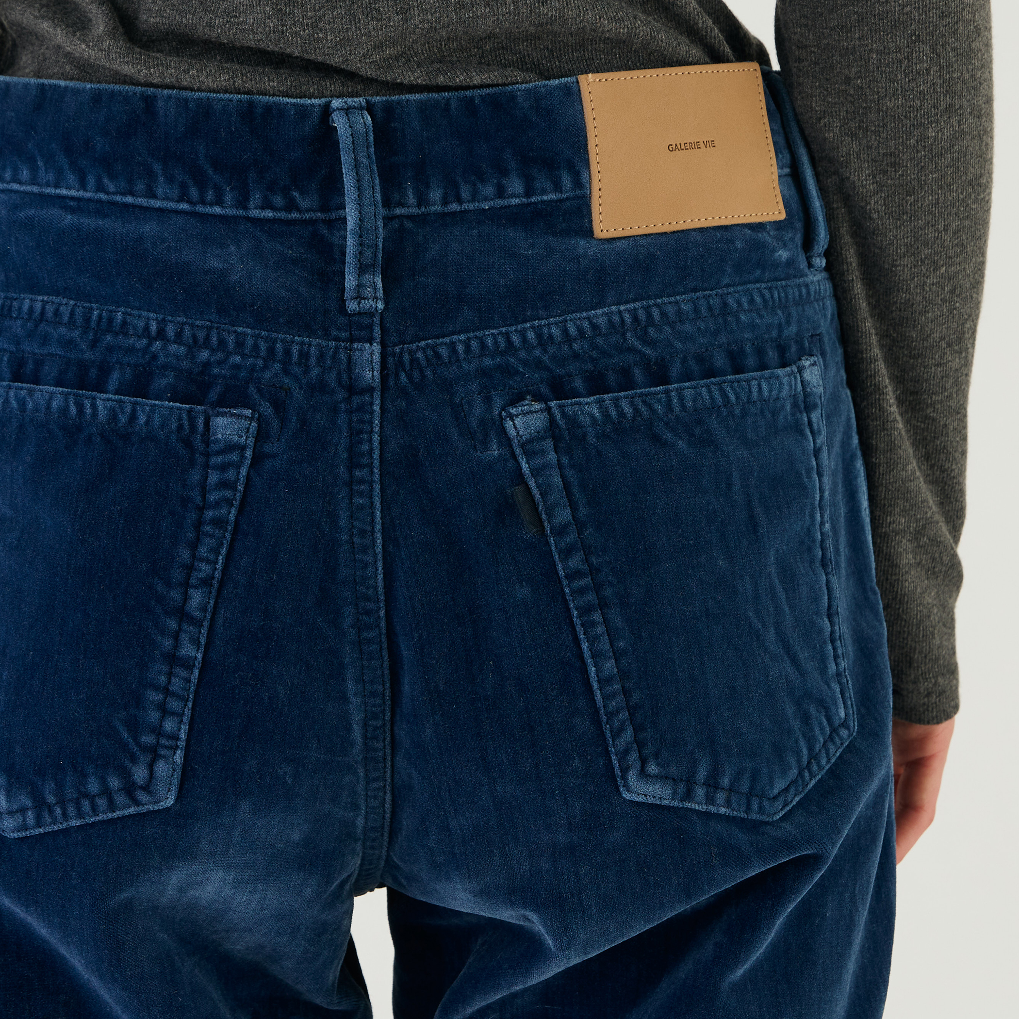 ベルベットインディゴ ストレートパンツ｜トゥモローランド 公式サイト