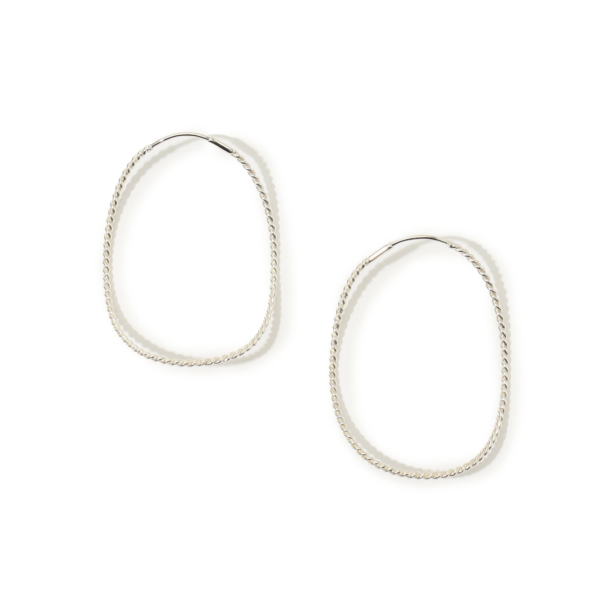 BAR Jewellery TWISTED CONTOUR シルバー ピアス｜トゥモローランド