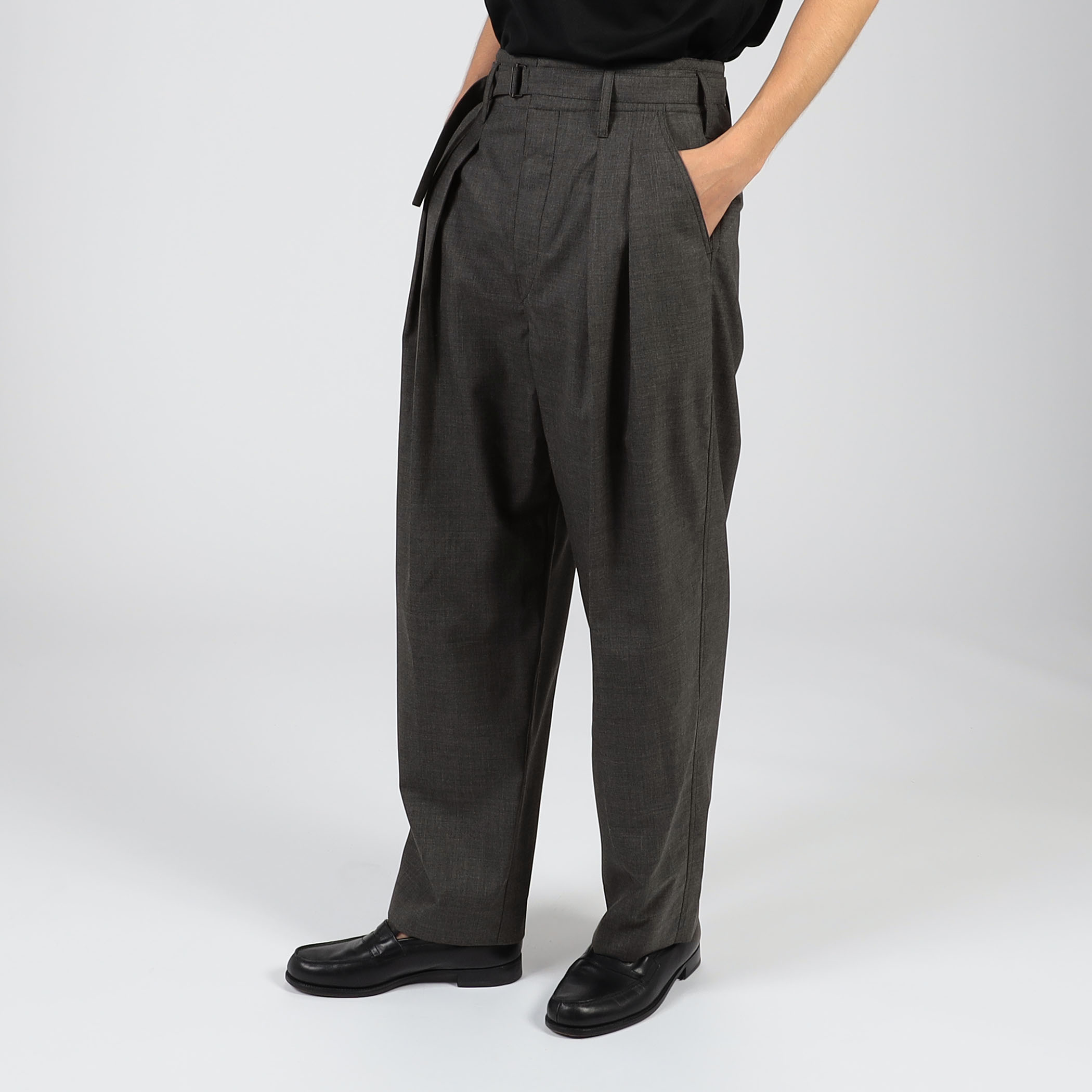 LEMAIRE BELTED PLEATED PANTS｜トゥモローランド 公式通販