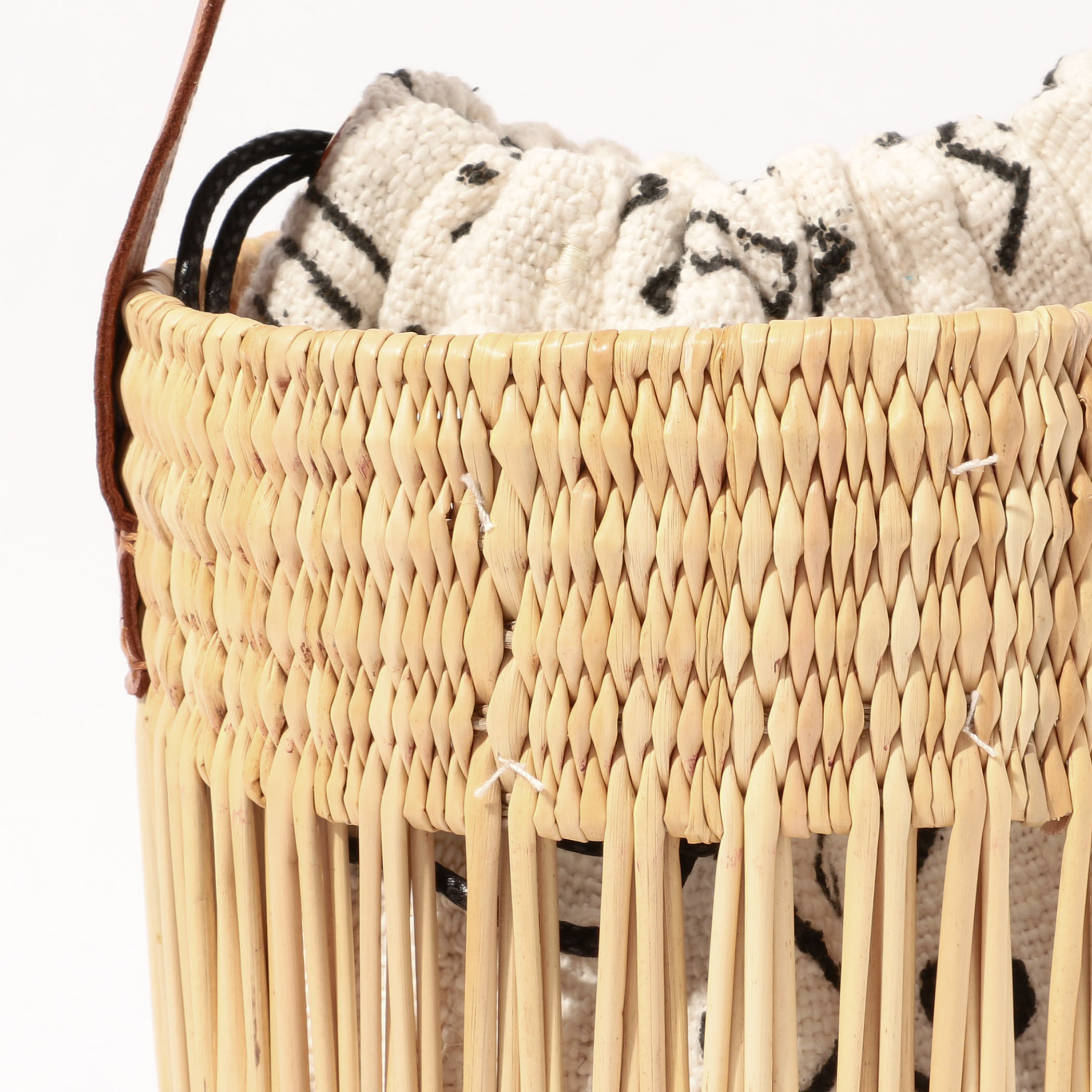 公式】Kech Lesessentiels / RIBBON HANDLE SMALL BASKET