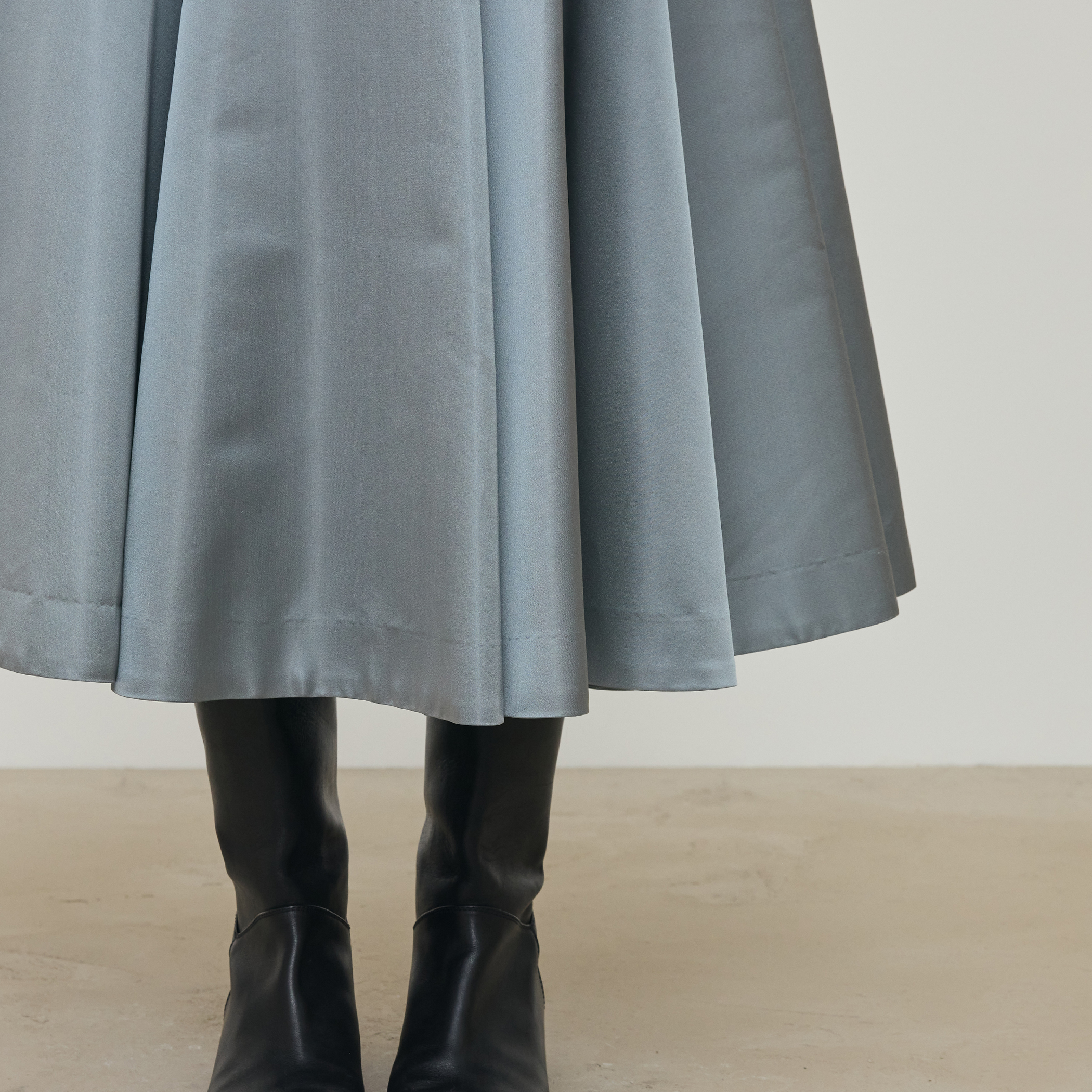 シルクサテン サーキュラースカート｜トゥモローランド 公式通販