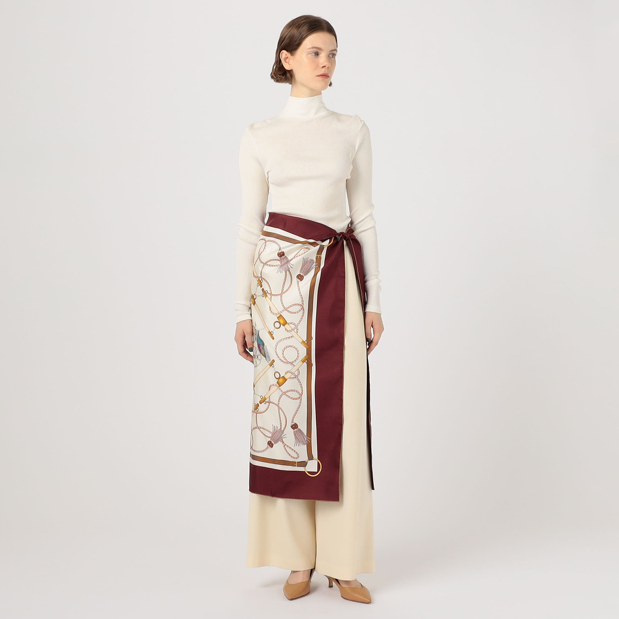 Atelier TOMORROWLAND TASSEL シルクスカーフ｜トゥモローランド 公式通販