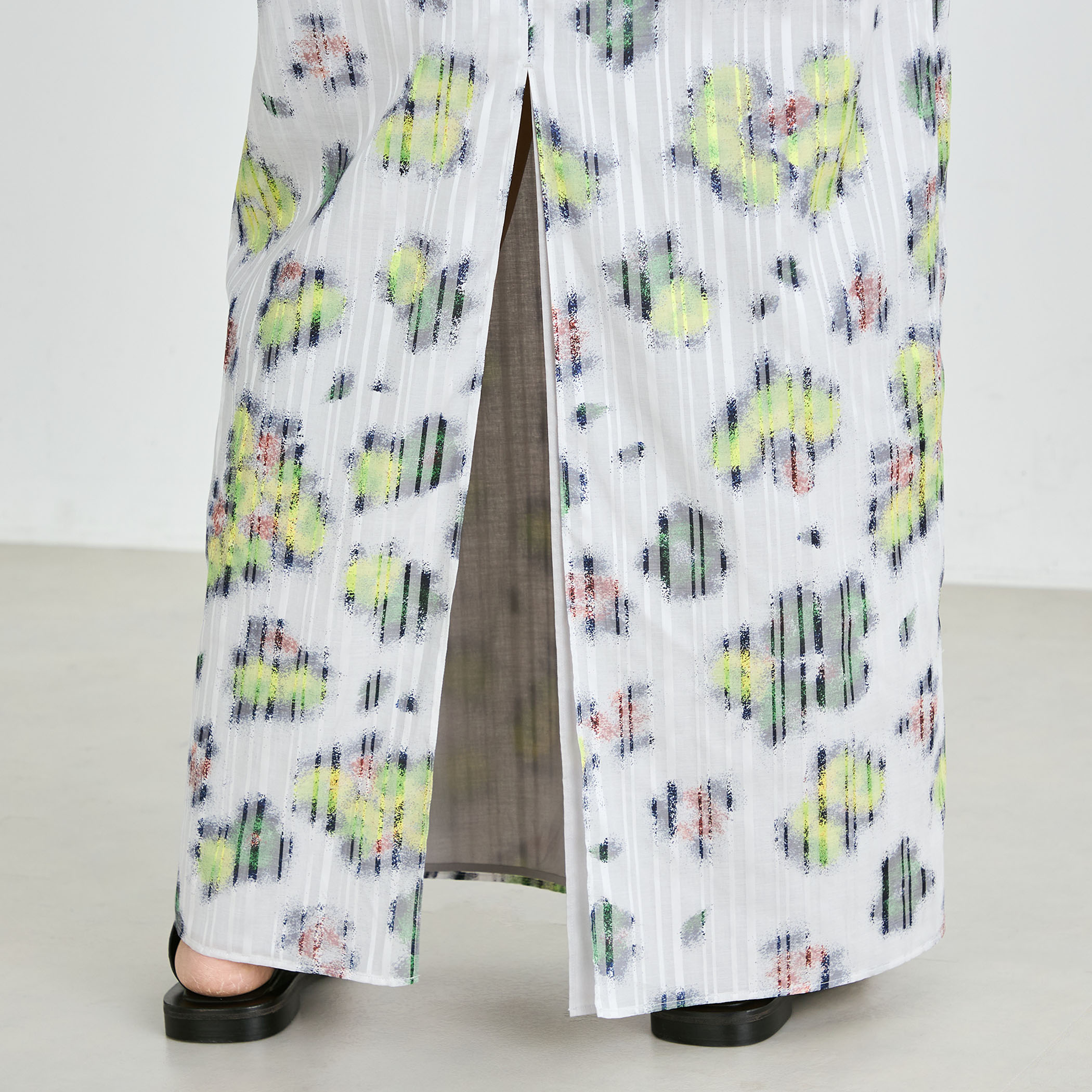 フラワープリント ノースリーブワンピース｜トゥモローランド