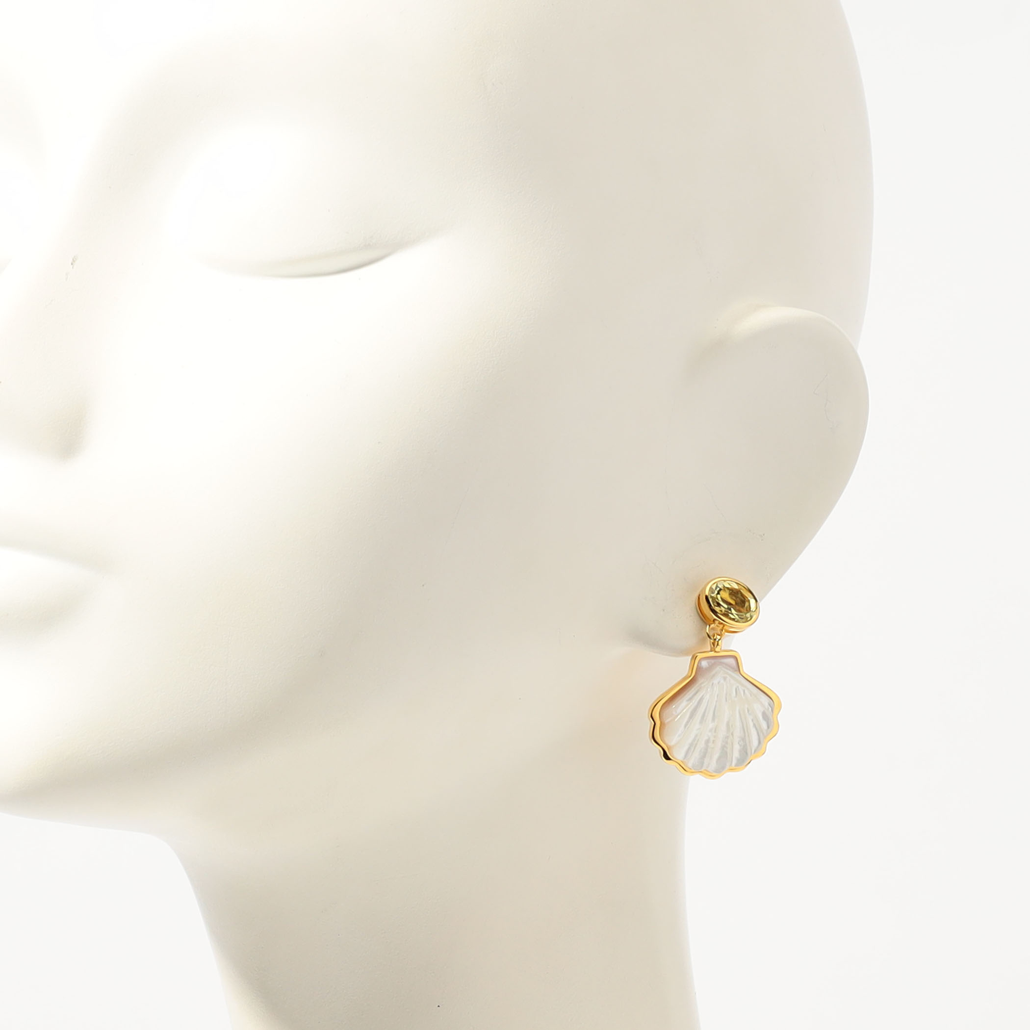 Lizzie Fortunato LUNA SHELL ピアス｜トゥモローランド 公式サイト