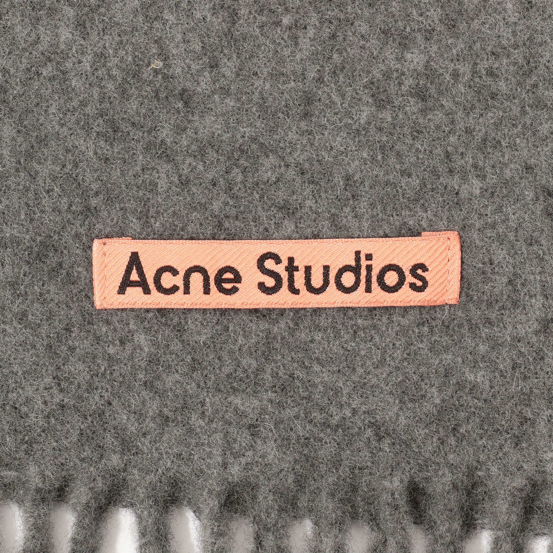 Acne Studios フリンジウールスカーフ｜トゥモローランド 公式通販