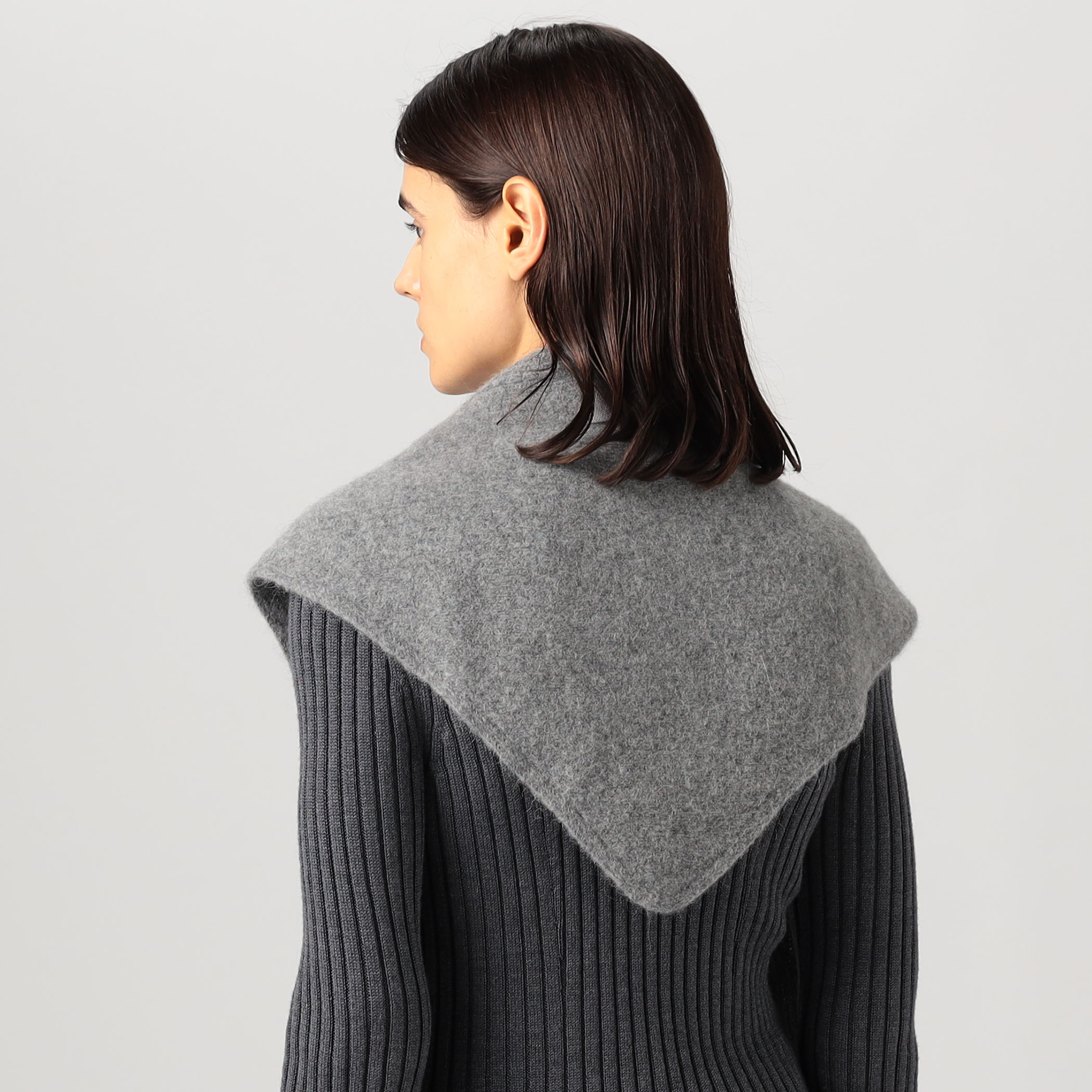 JACQUEMUS（ジャクムス） Le Chale Gros Grain JACQUEMUS LE CHALE GROS GRAIN｜トゥモローランド 公式通販