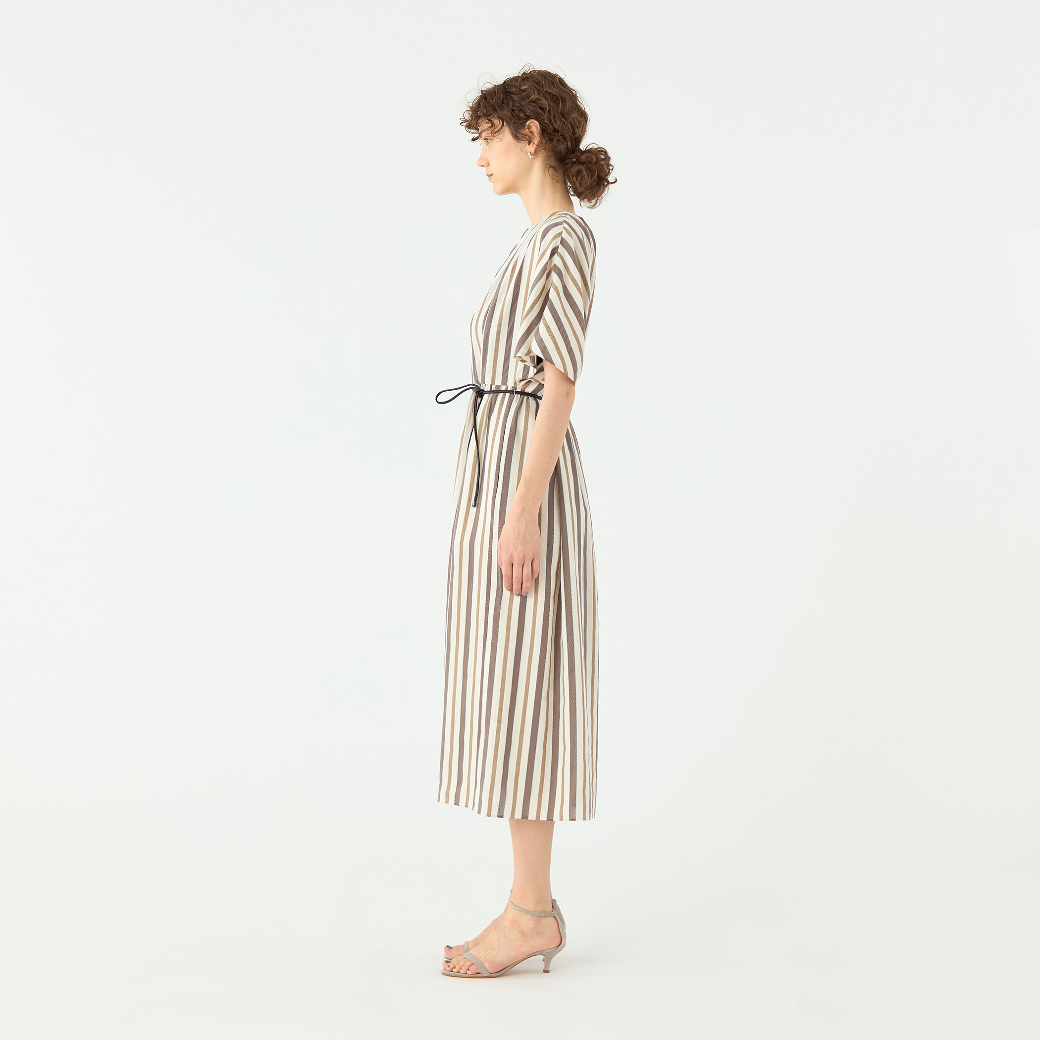 エフェクトストライプ フレアスリーブワンピース｜トゥモローランド