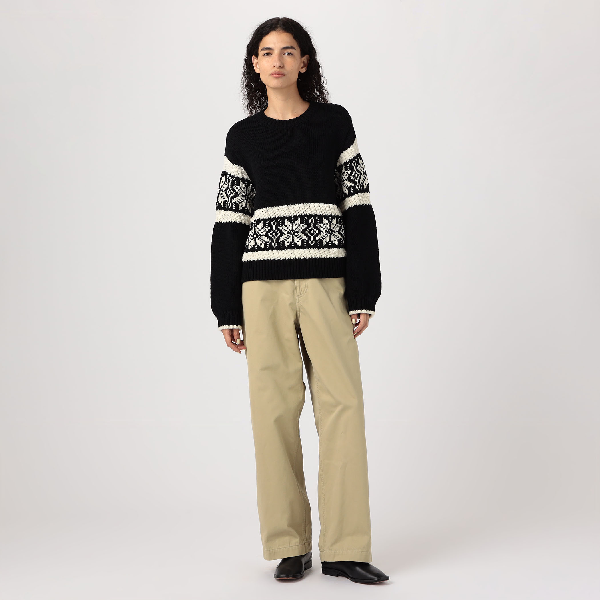 モノトーンジャカード クルーネックプルオーバー｜トゥモローランド