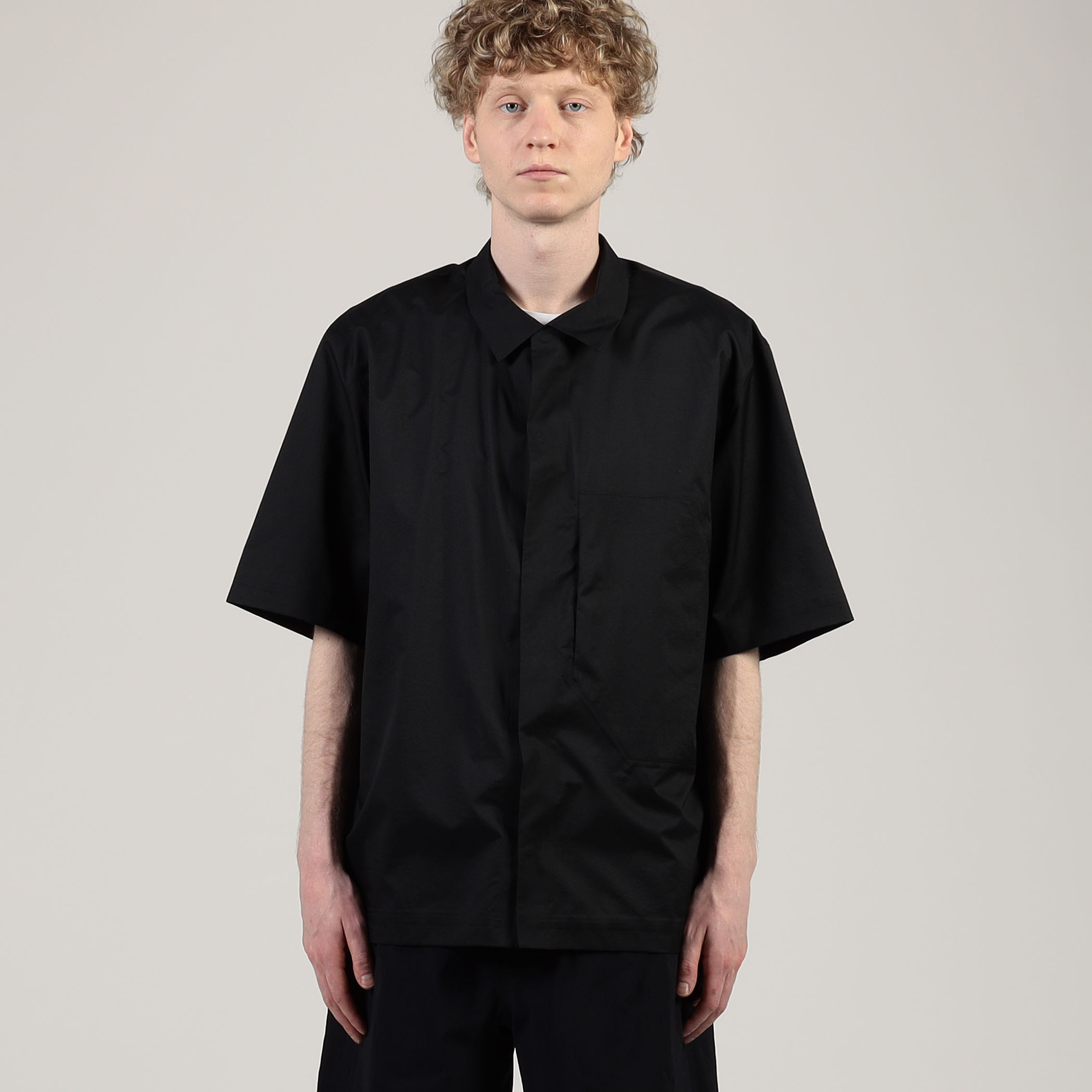 ARC'TERYX Veilance Demlo SS Shirt M｜トゥモローランド 公式サイト