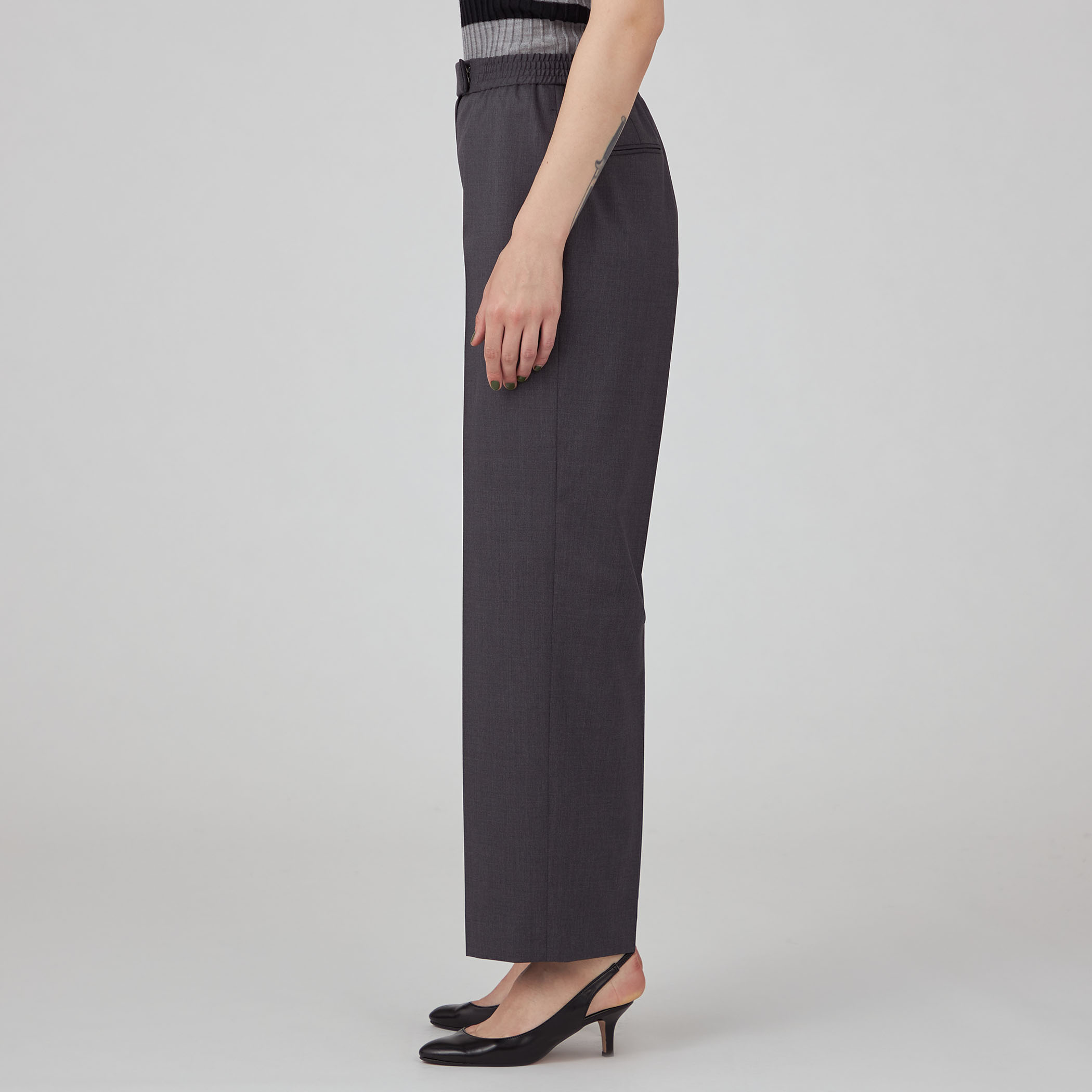 ファインウーステッドウール ストレートパンツ｜トゥモローランド 公式通販