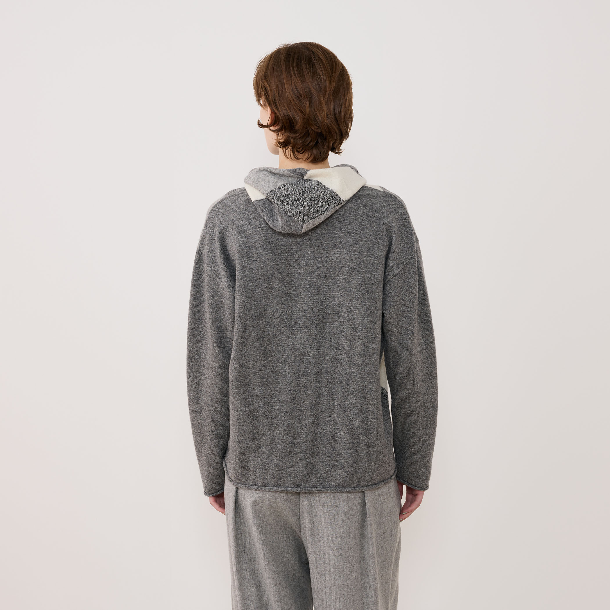 ウールアーガイル フーデッドプルオーバー｜トゥモローランド 公式通販