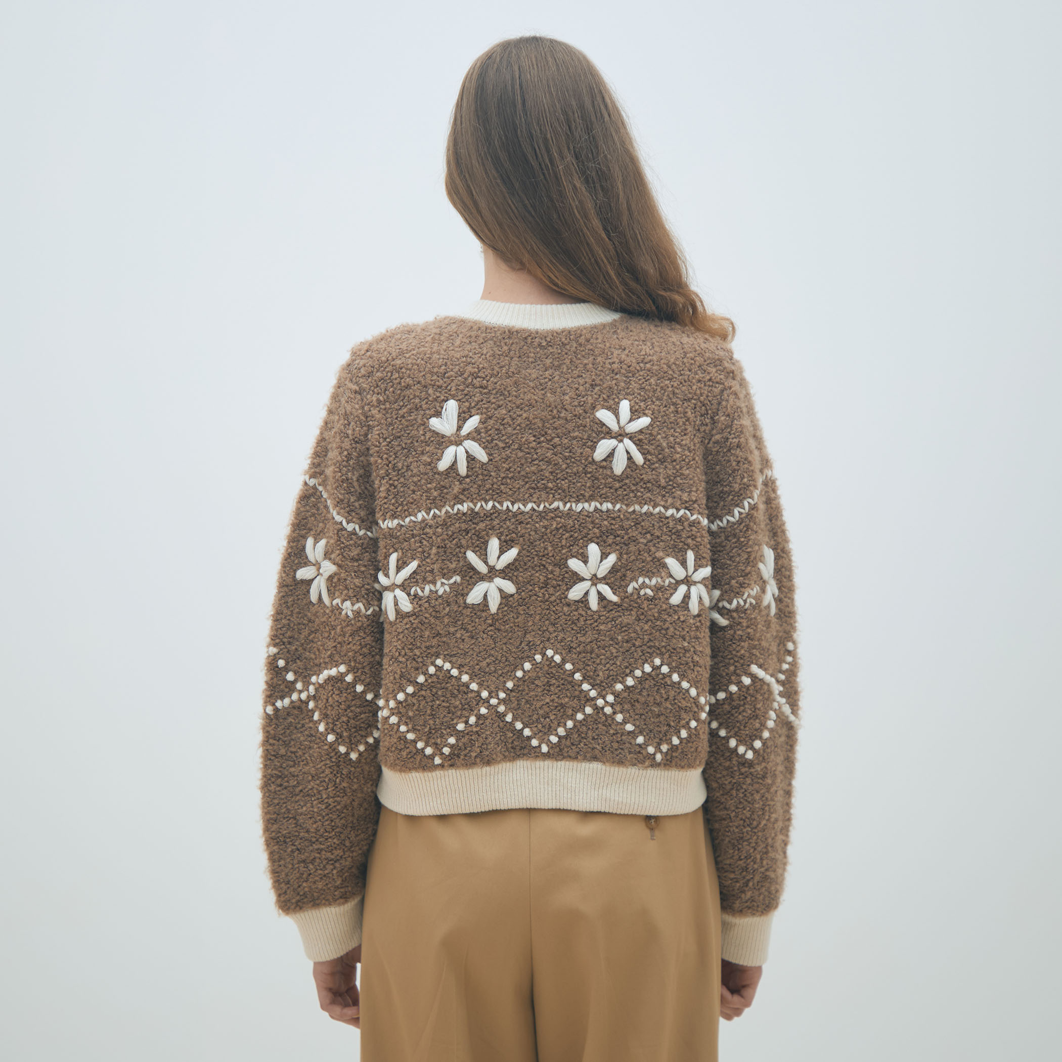 ムートンエンブロイダリー クルーネックカーディガン