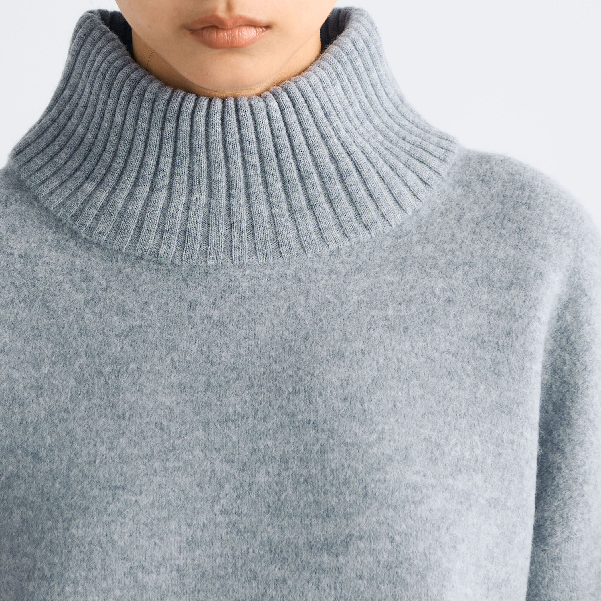 フェルテッドウール タートルネックニット｜トゥモローランド 公式通販