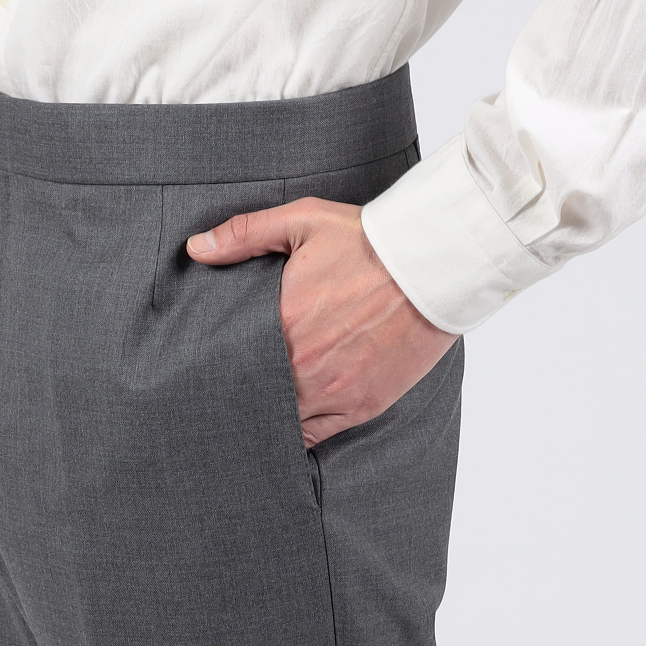 THOM BROWNE FIT 1 BACK STRAP TROUSERS｜トゥモローランド 公式通販