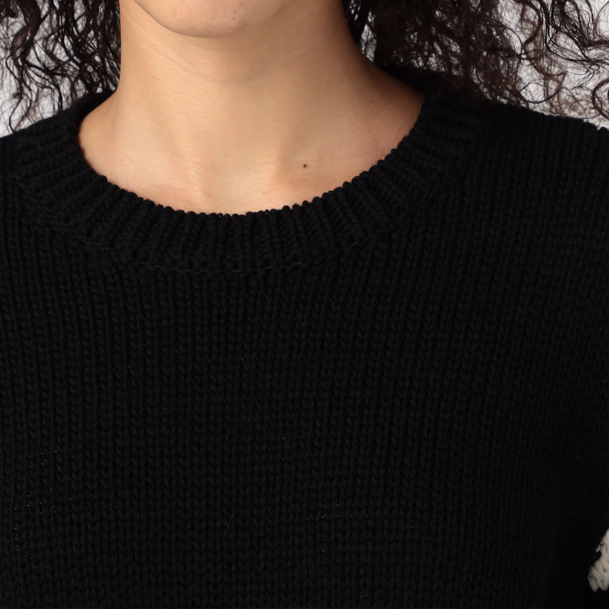 モノトーンジャカード クルーネックプルオーバー｜トゥモローランド