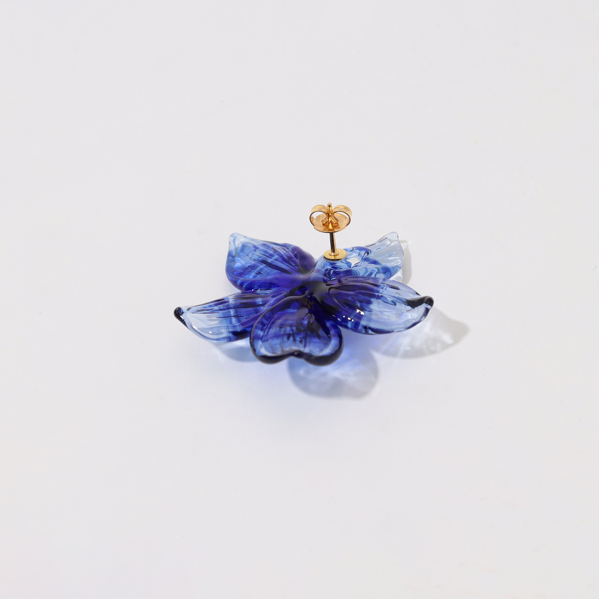 【関税込み】LEVENS JEWELS ブラック Hibiscus ピアス LEVENS JEWELS HIBISCUS SINGLE 片耳ピアス｜トゥモローランド