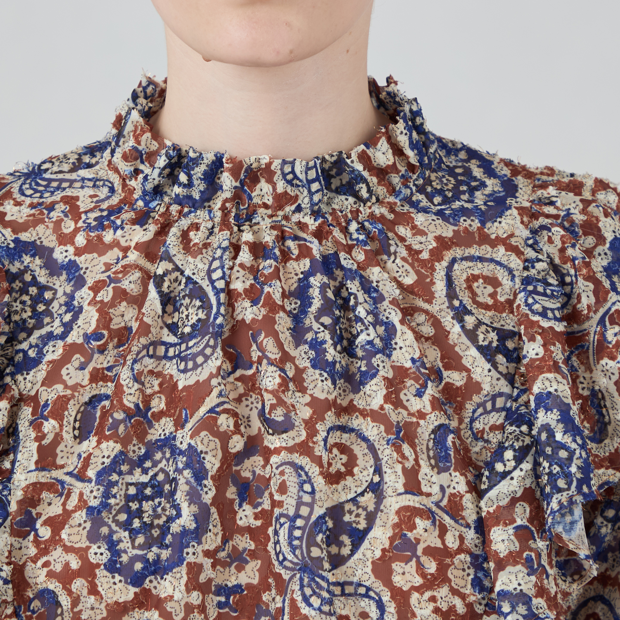 ポリエステルプリント ギャザーフリルブラウス｜トゥモローランド 公式通販