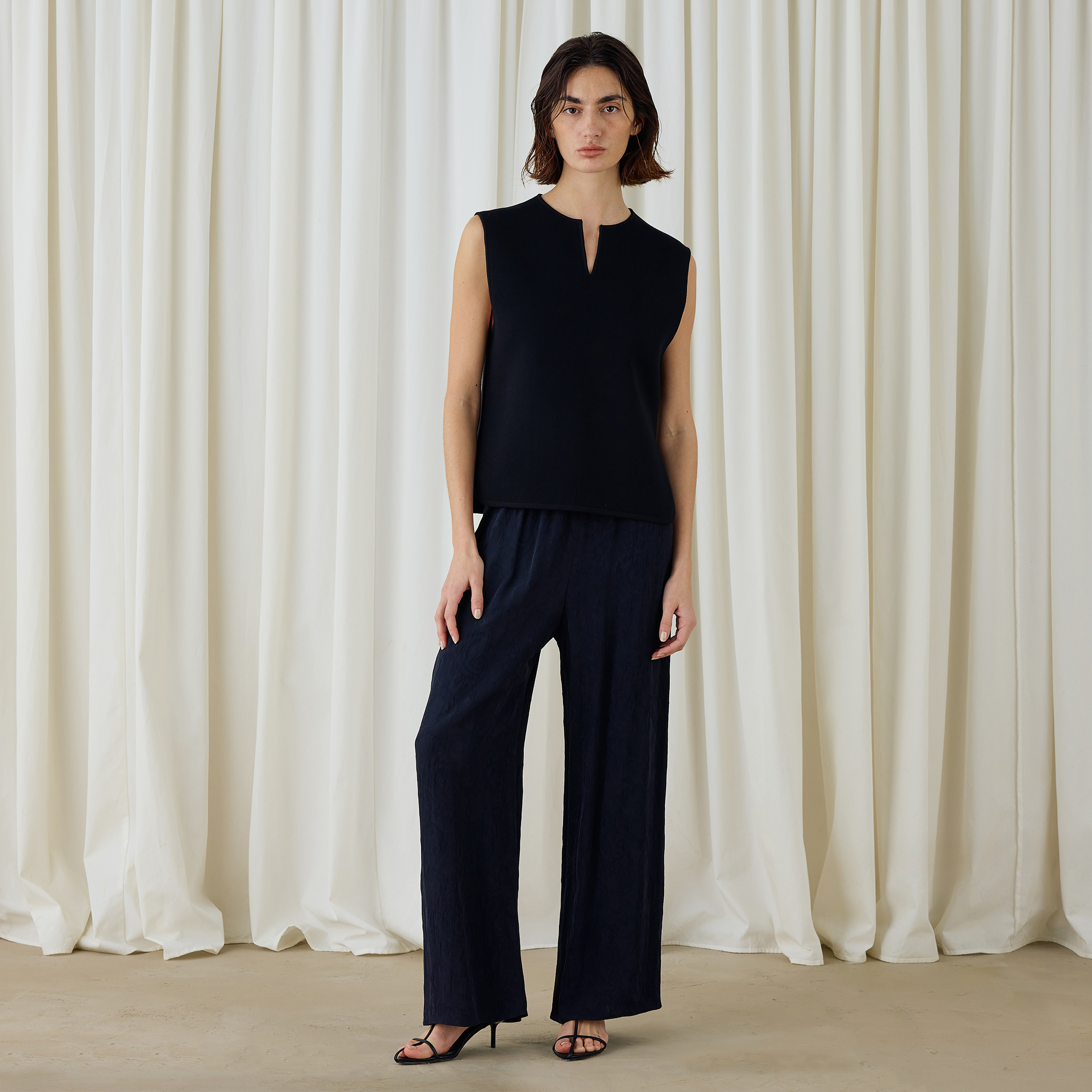 レーヨンナイロンダブルフェイス スリットネックプルオーバー