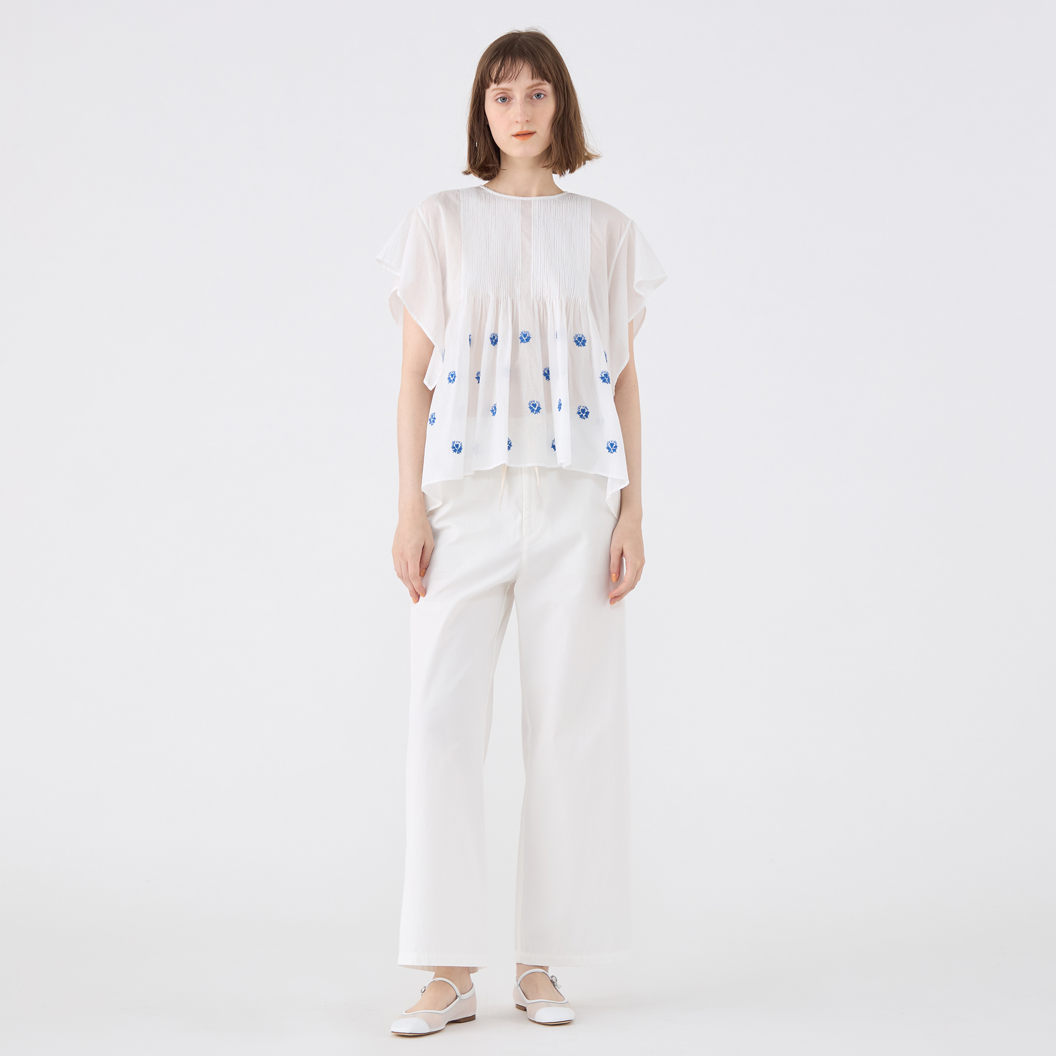 コットンボイルエンブロイダリー アシンメトリーヘムブラウス