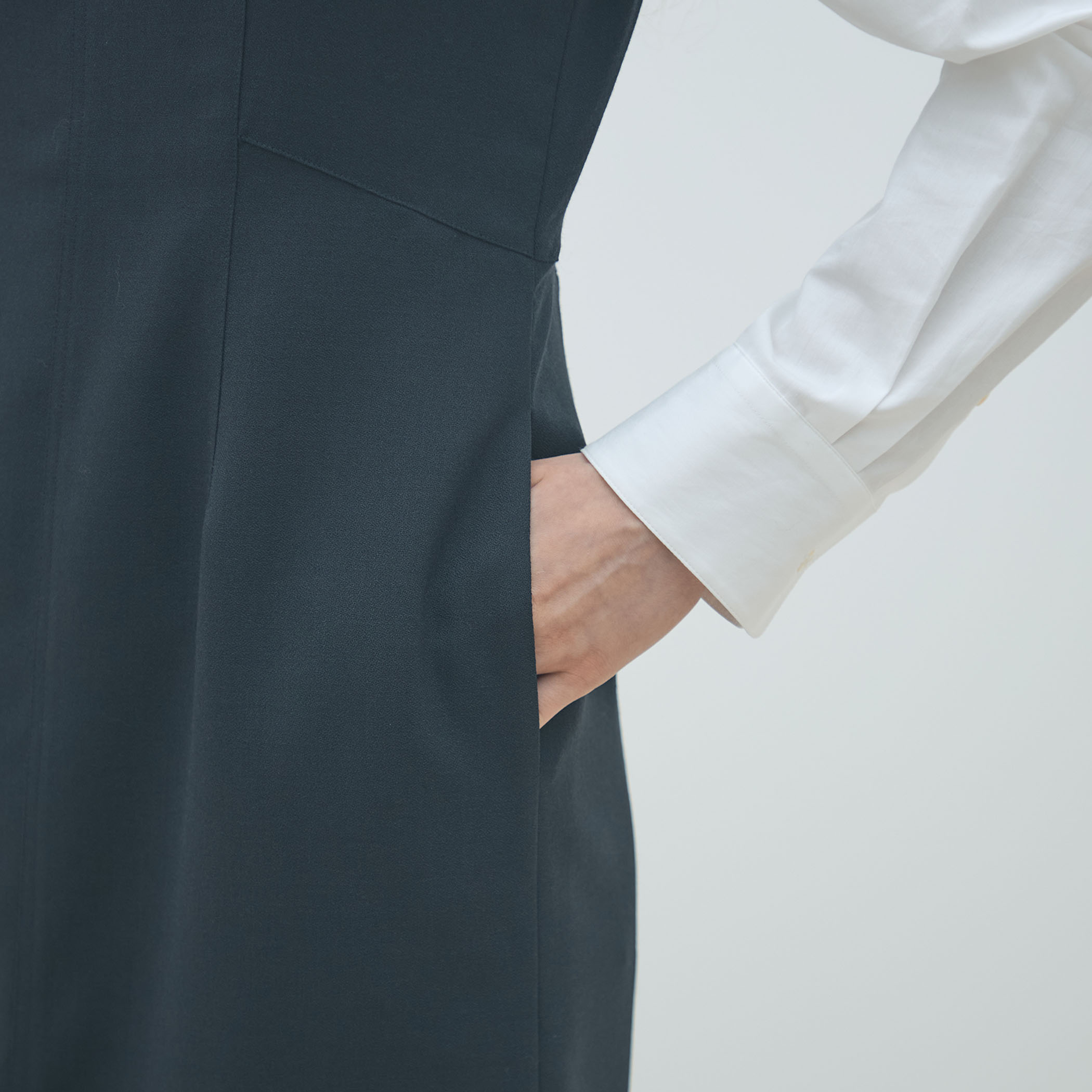 ウールブレンドジョーゼット Iラインワンピース｜トゥモローランド