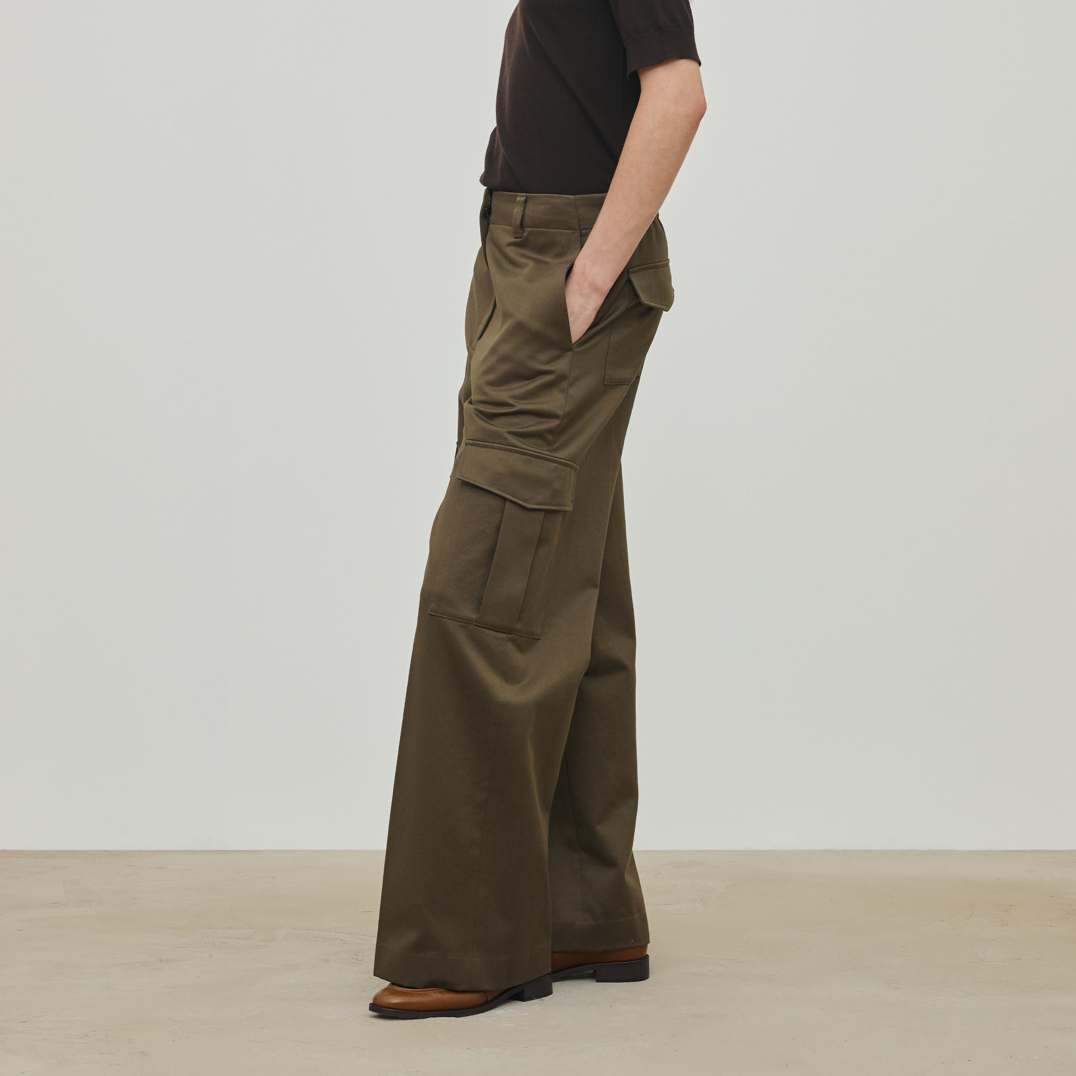 コットンサテン カーゴパンツ｜トゥモローランド 公式通販