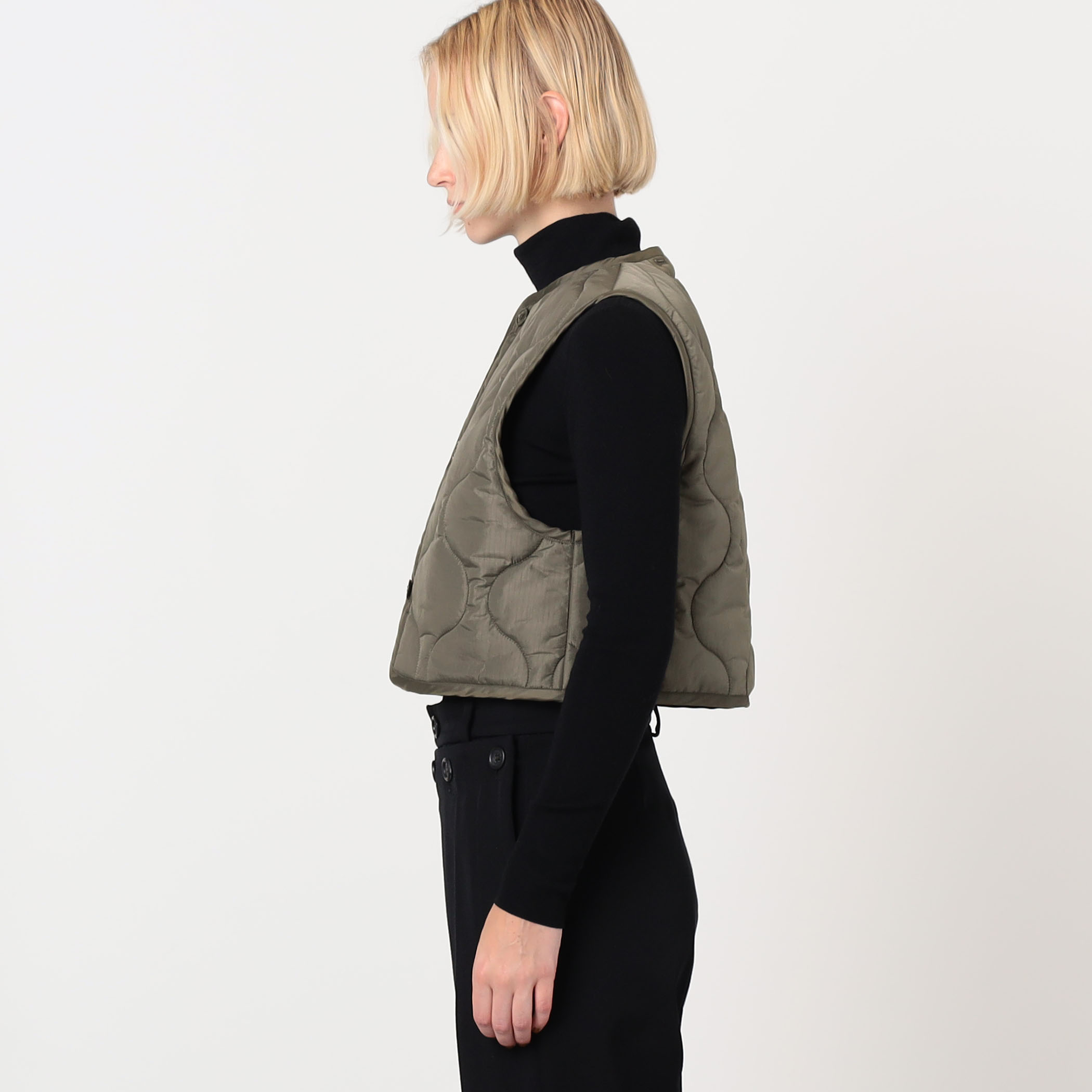 HYKE QUILTED CROPPED VEST キルティング クロップドベスト