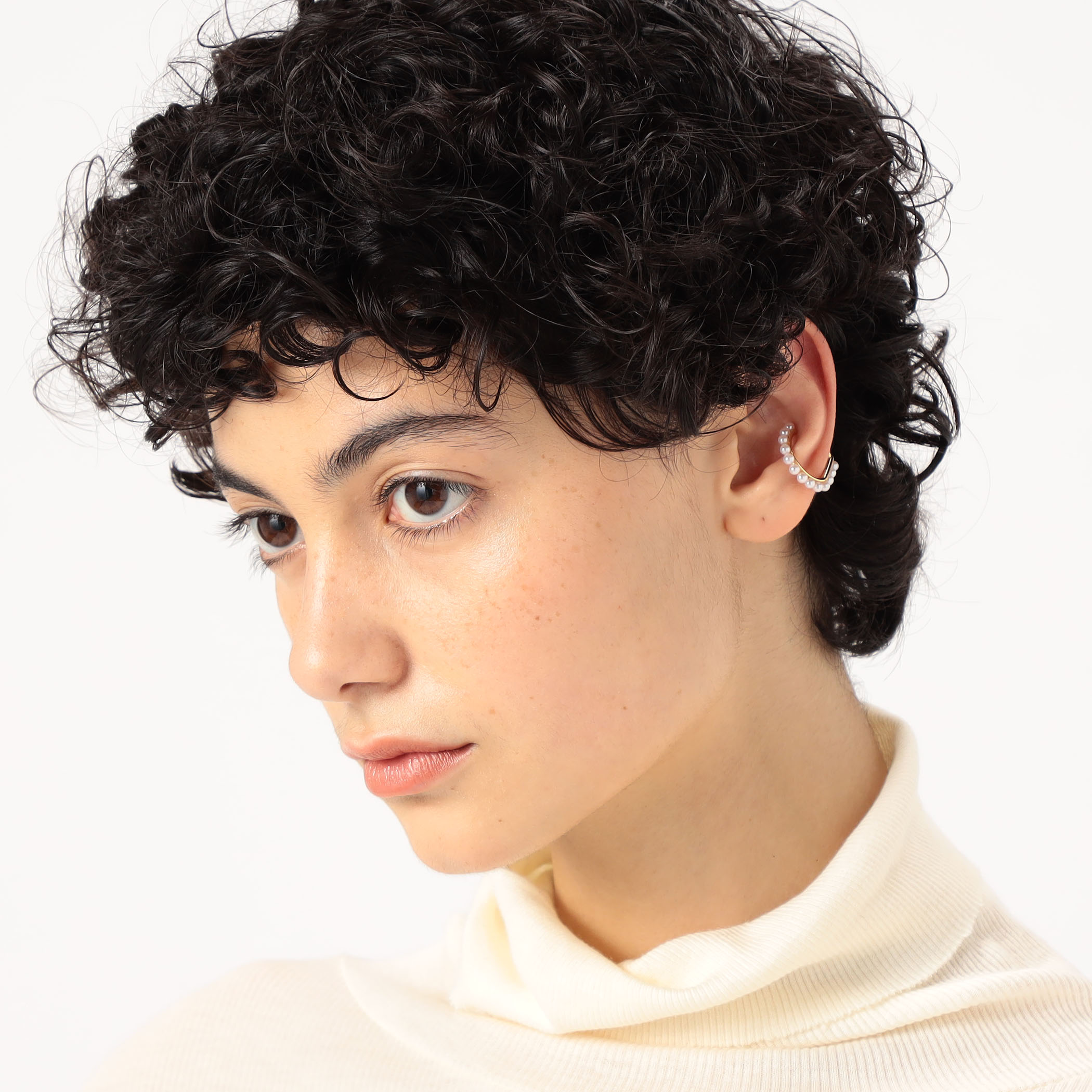 別注】januka small パールイヤーカフ｜トゥモローランド 公式サイト