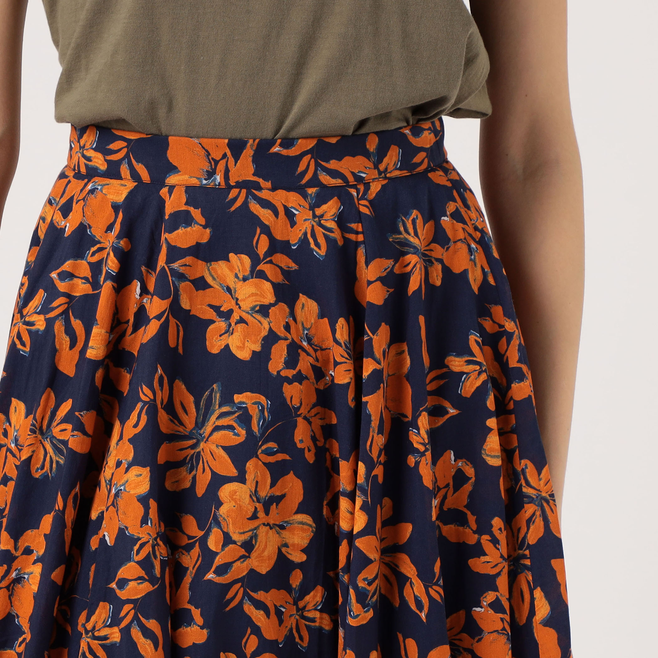 マリハ　TOMORROWLAND別注　夜風のスカート　ブルー　未使用品 TOMORROWLAND （トゥモローランド）の「MARIHA 夜風のスカート