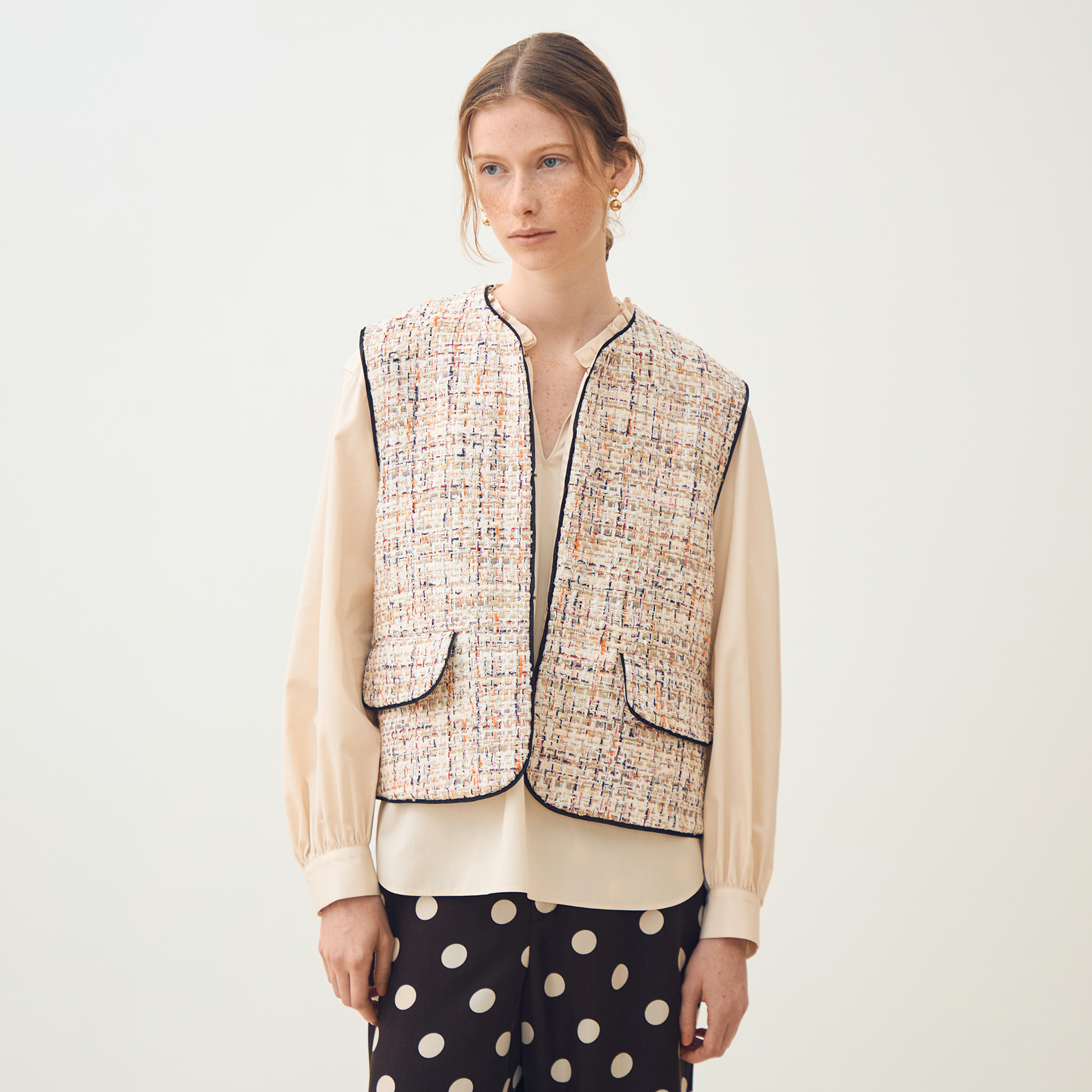 ホロウファンシーツイード トリミングジレ｜トゥモローランド 公式通販