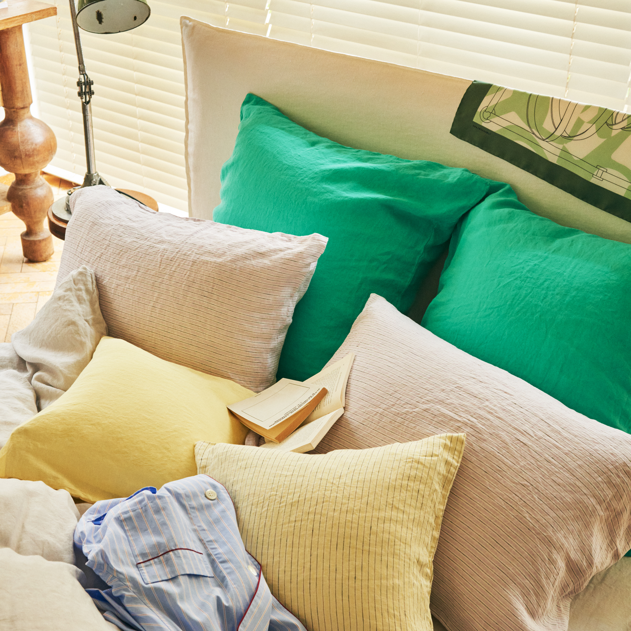 ホワイトダックダウン ヌードクッション（65cm × 65cm