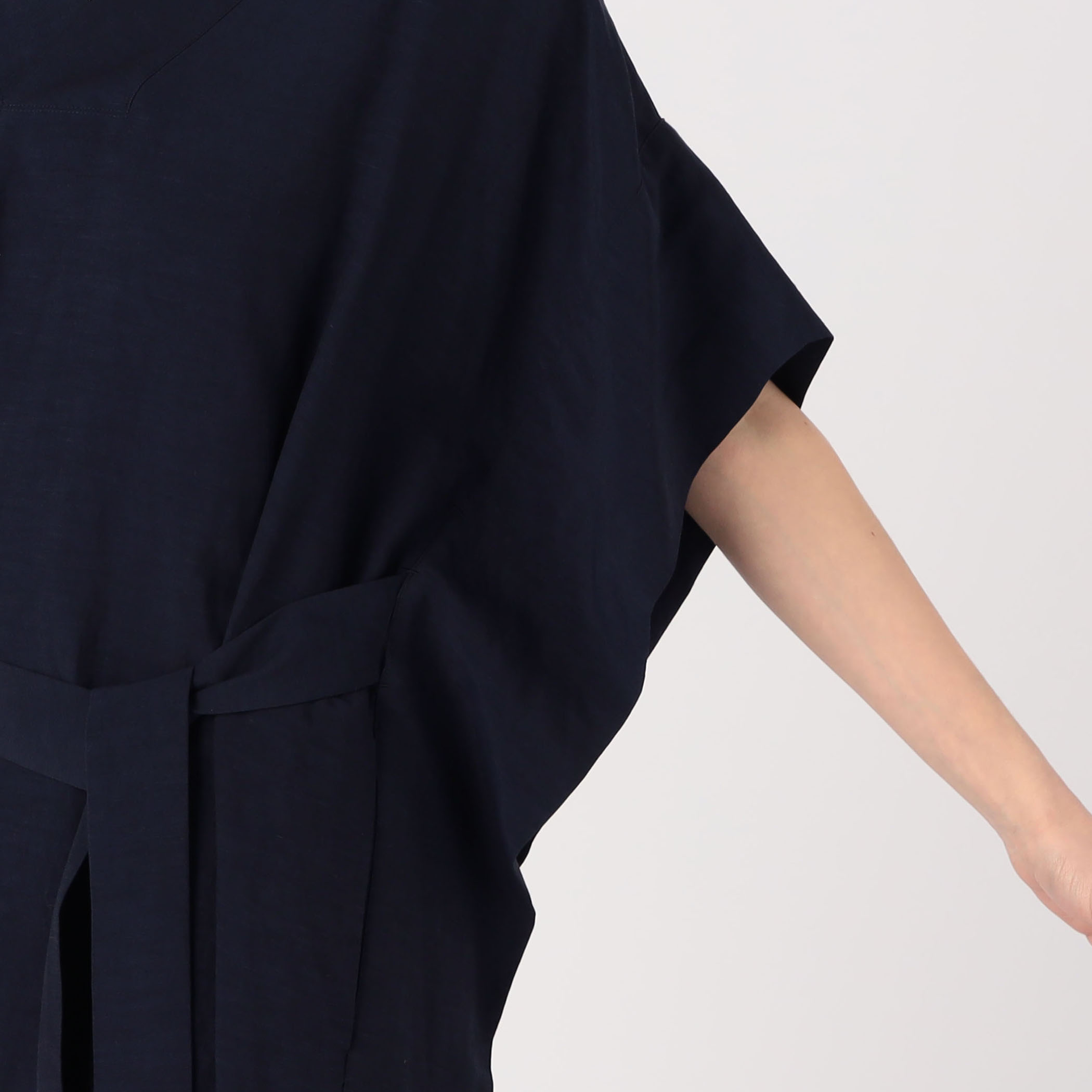 HYKE ハイク L/R PONCHO 2024SS ネイビー - メルカリ