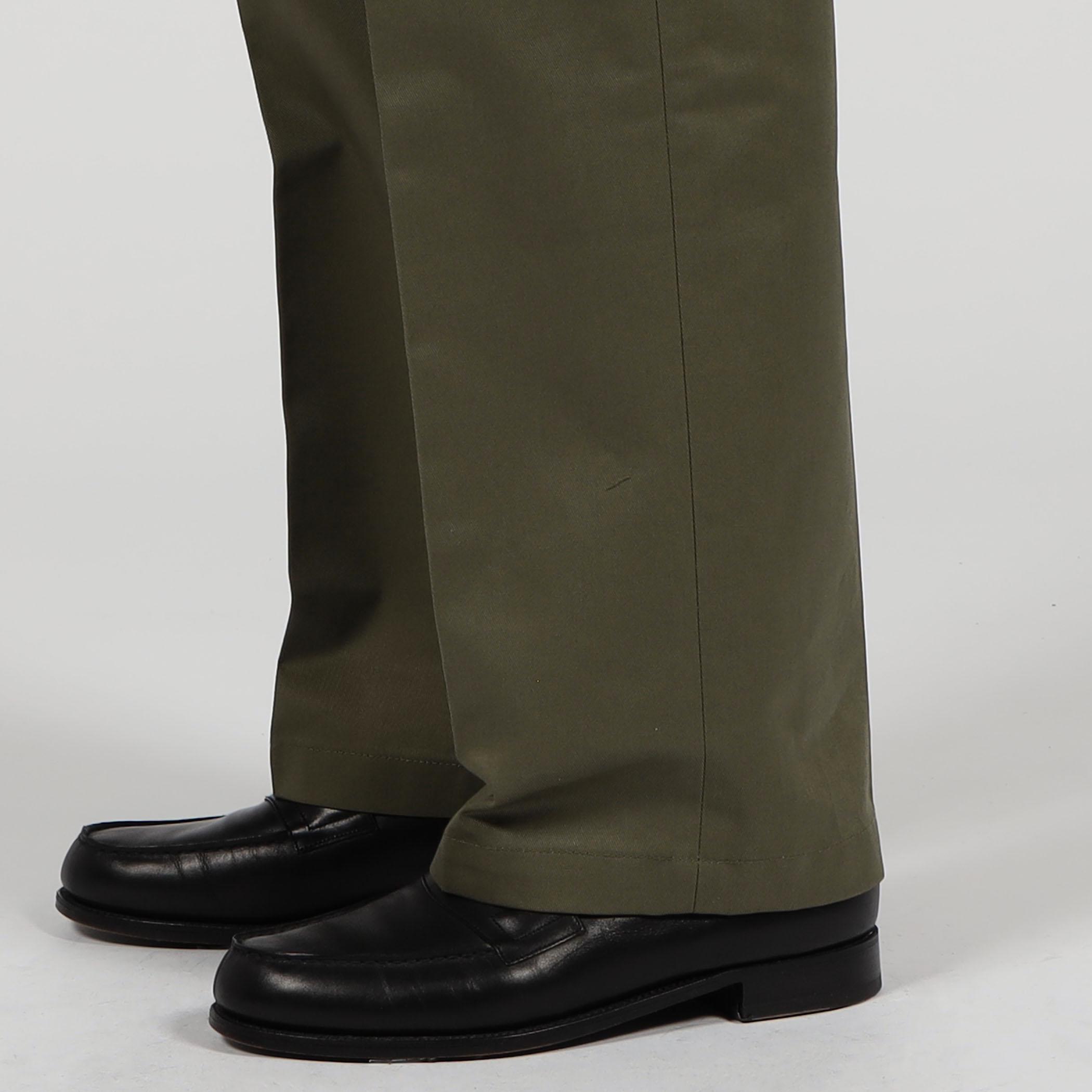 【新品】TOMORROWLAND Dickies TCツイル スラックス 34 別注】Dickies TCツイル スラックス｜トゥモローランド 公式通販