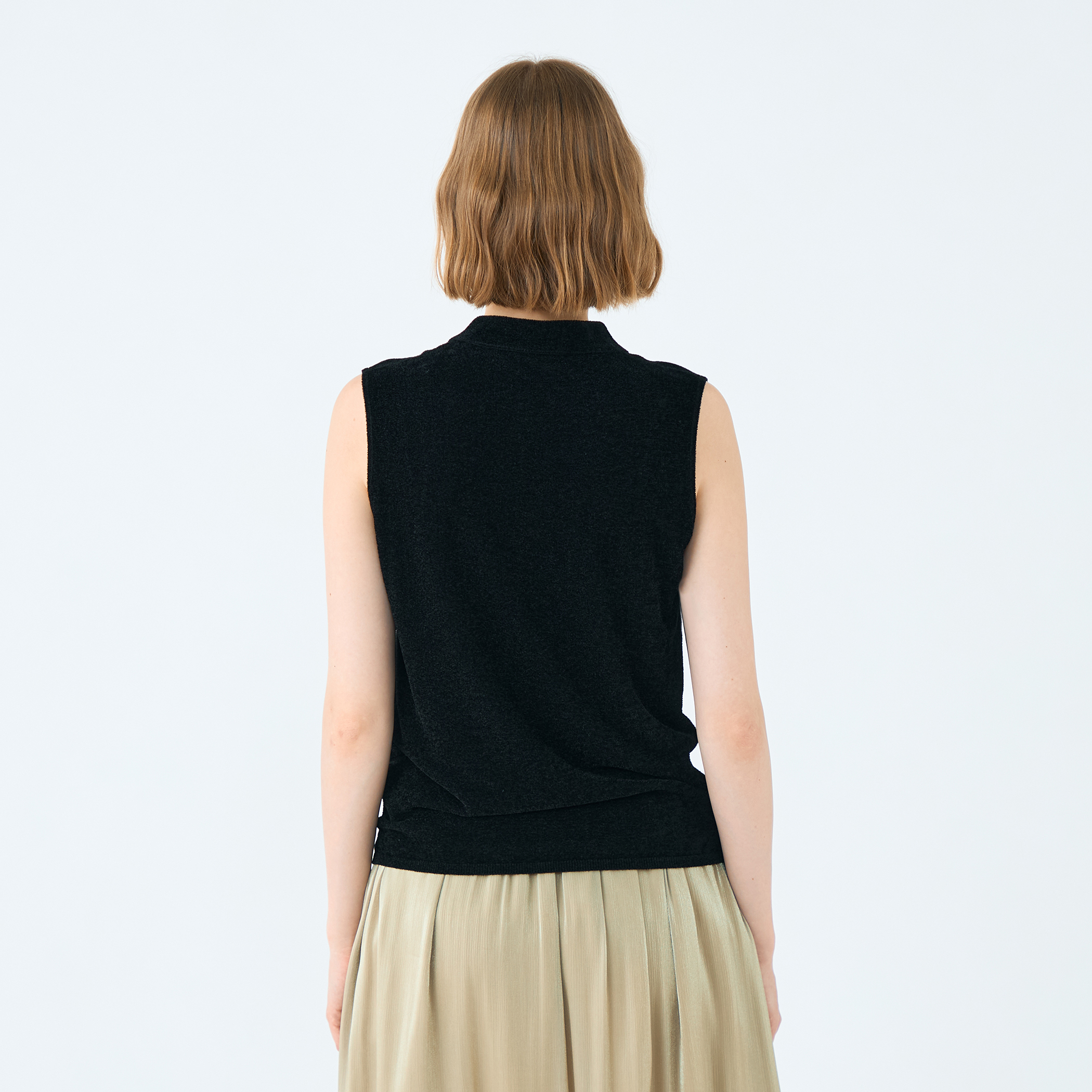 ストレッチベルベット ノースリーブプルオーバー｜トゥモローランド